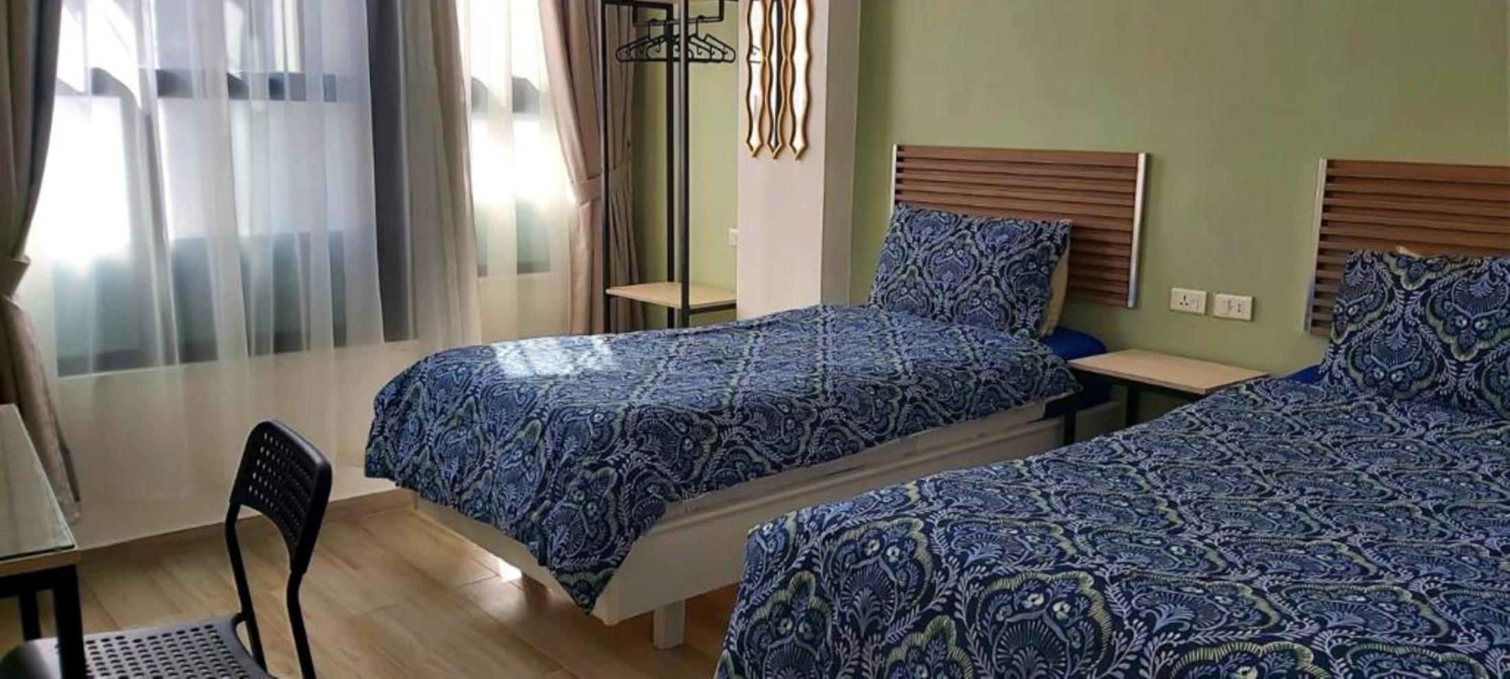 Twin Room with Private Bathroom - Photo 7