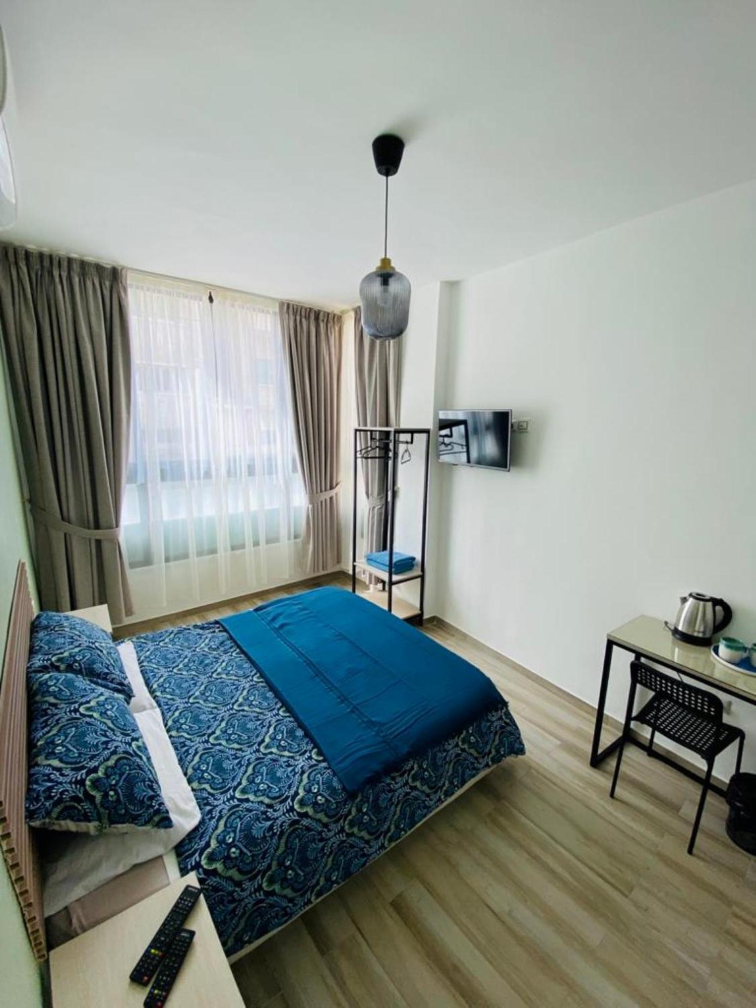 Double Room with Private Bathroom - Photo 4