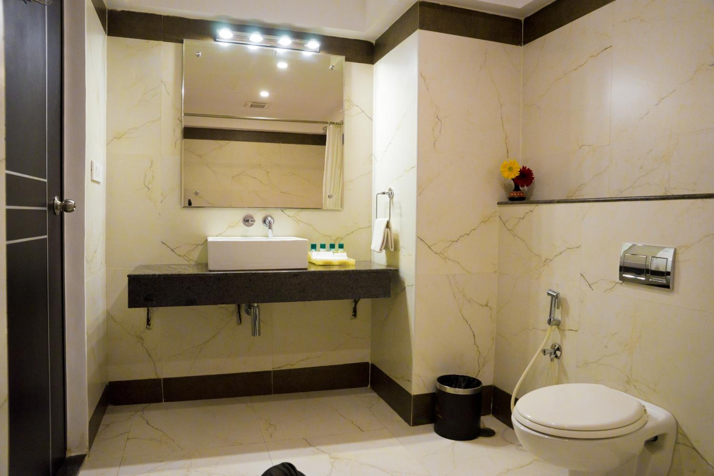 Executive Double or Twin Room - Photo 3