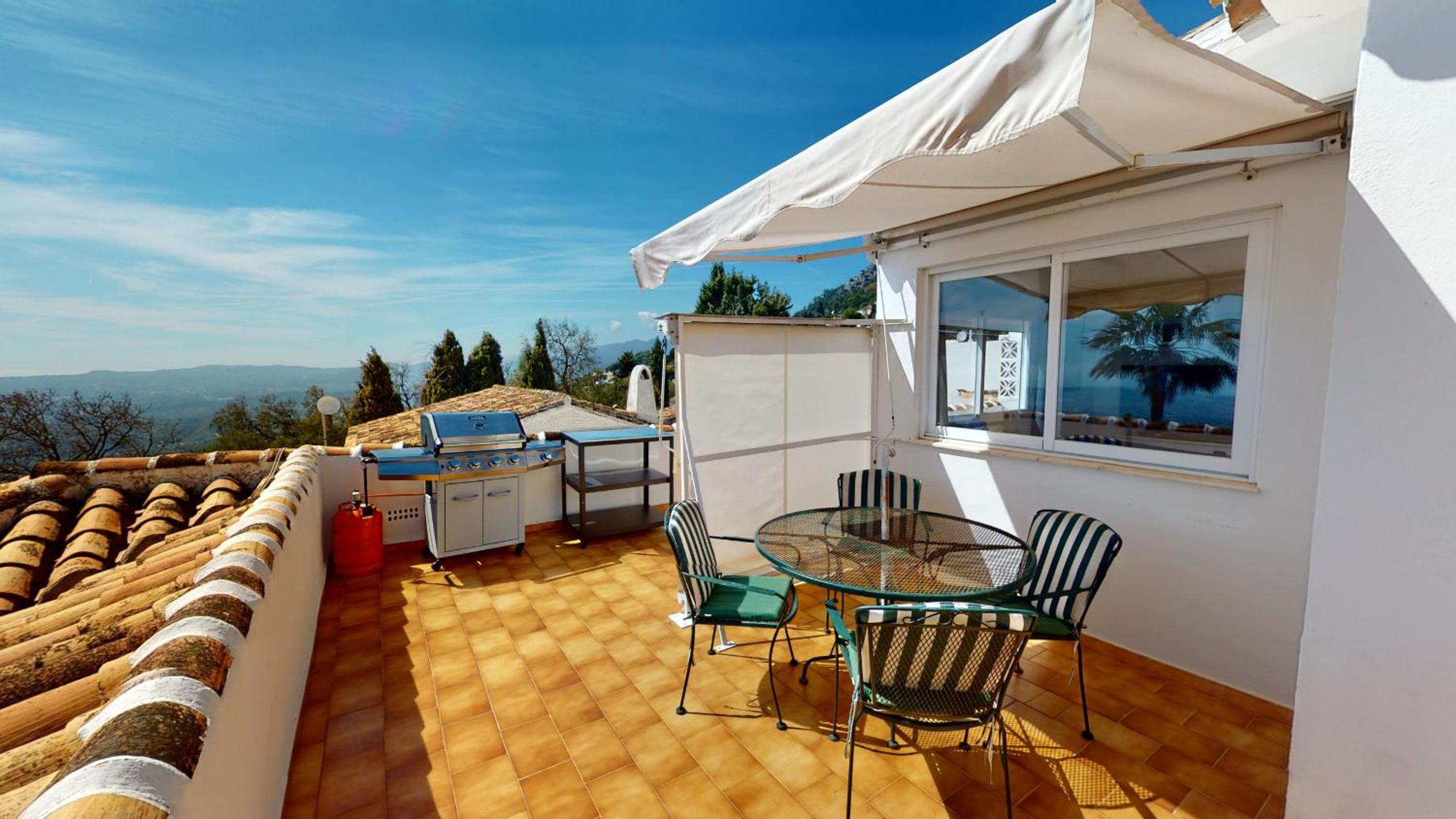 Apartment with Sea View photo 2