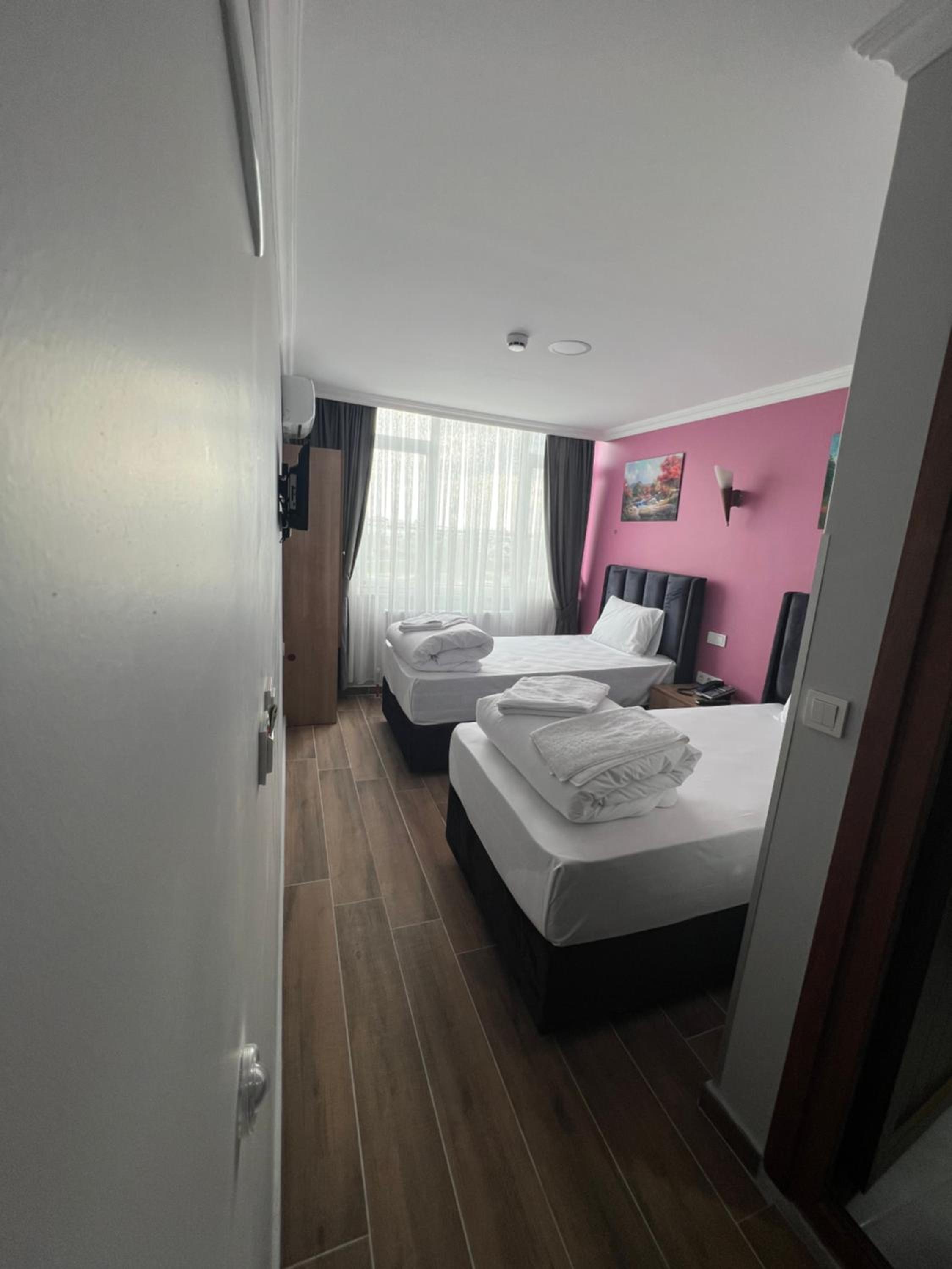 Twin Room with Sea View photo 3