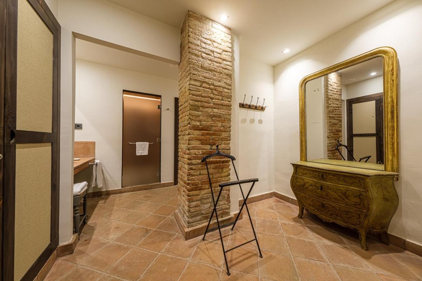 Suite with Terrace - Photo 5