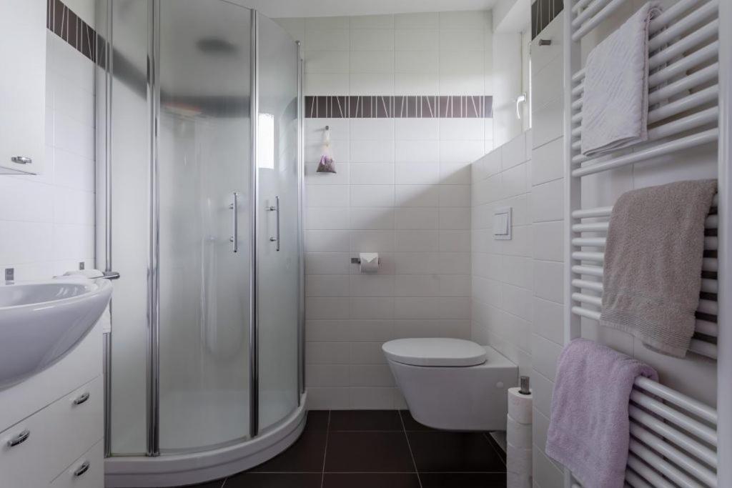 Double Room with Private Bathroom photo 2