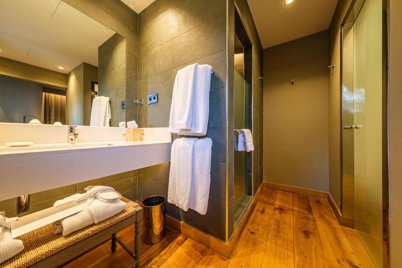 Superior Suite - Photo 2