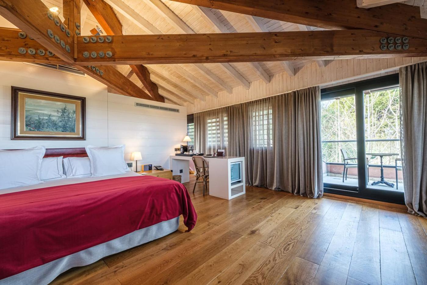 Premium Suite - Photo 1