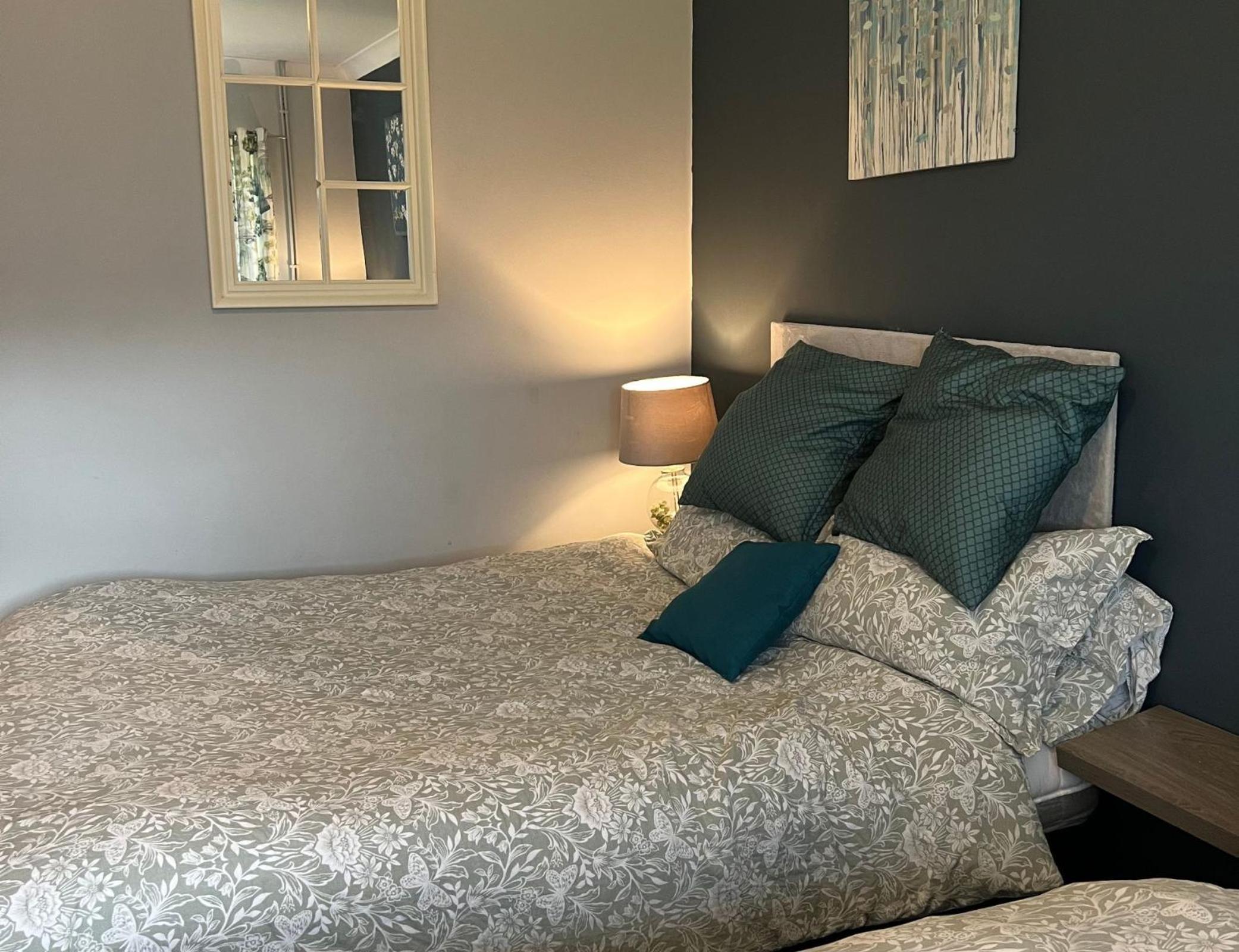 Executive Queen Room with Two Queen Beds - Photo 1