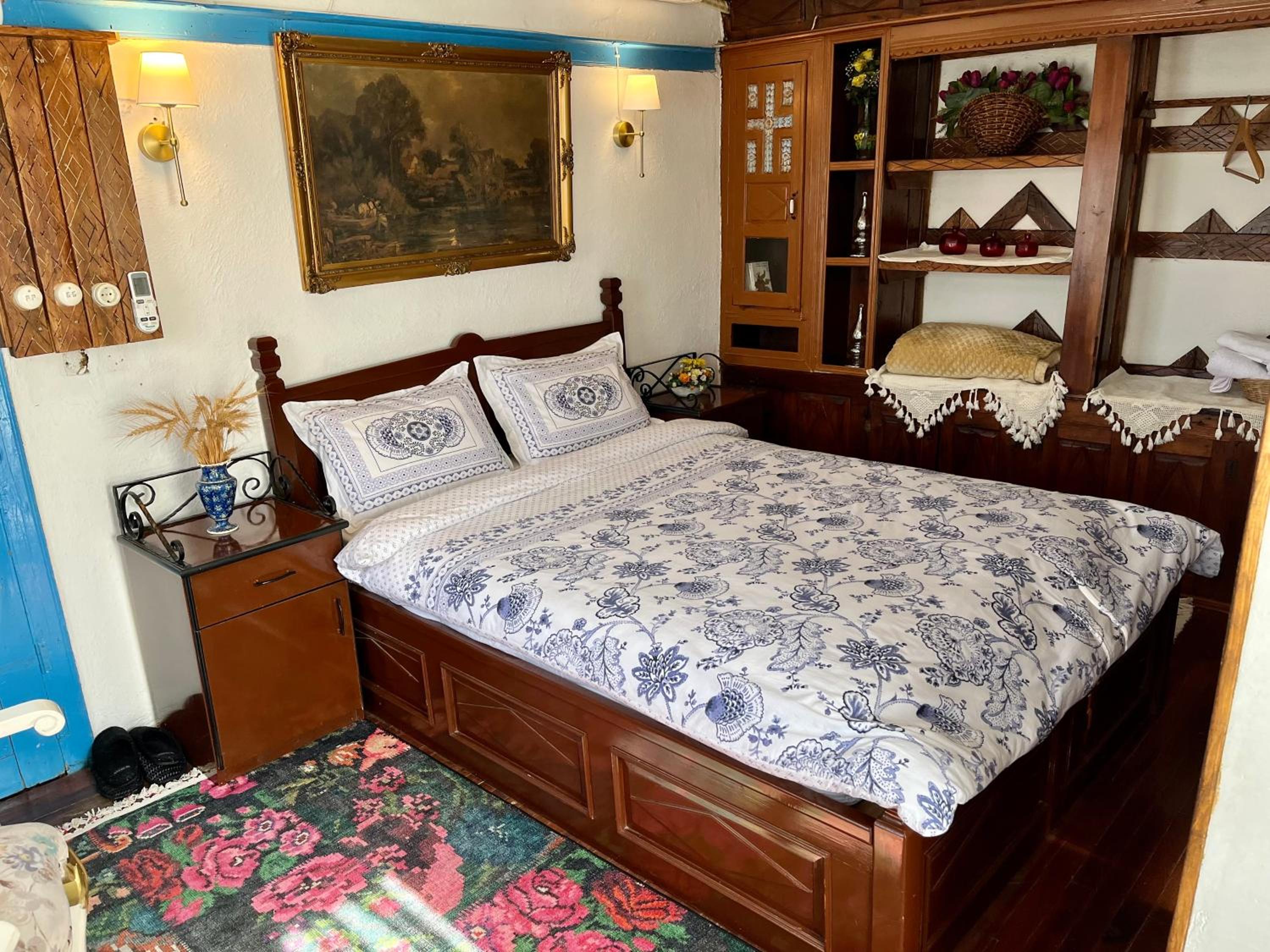 Deluxe Double Room (2 Adults + 1 Child) photo 1