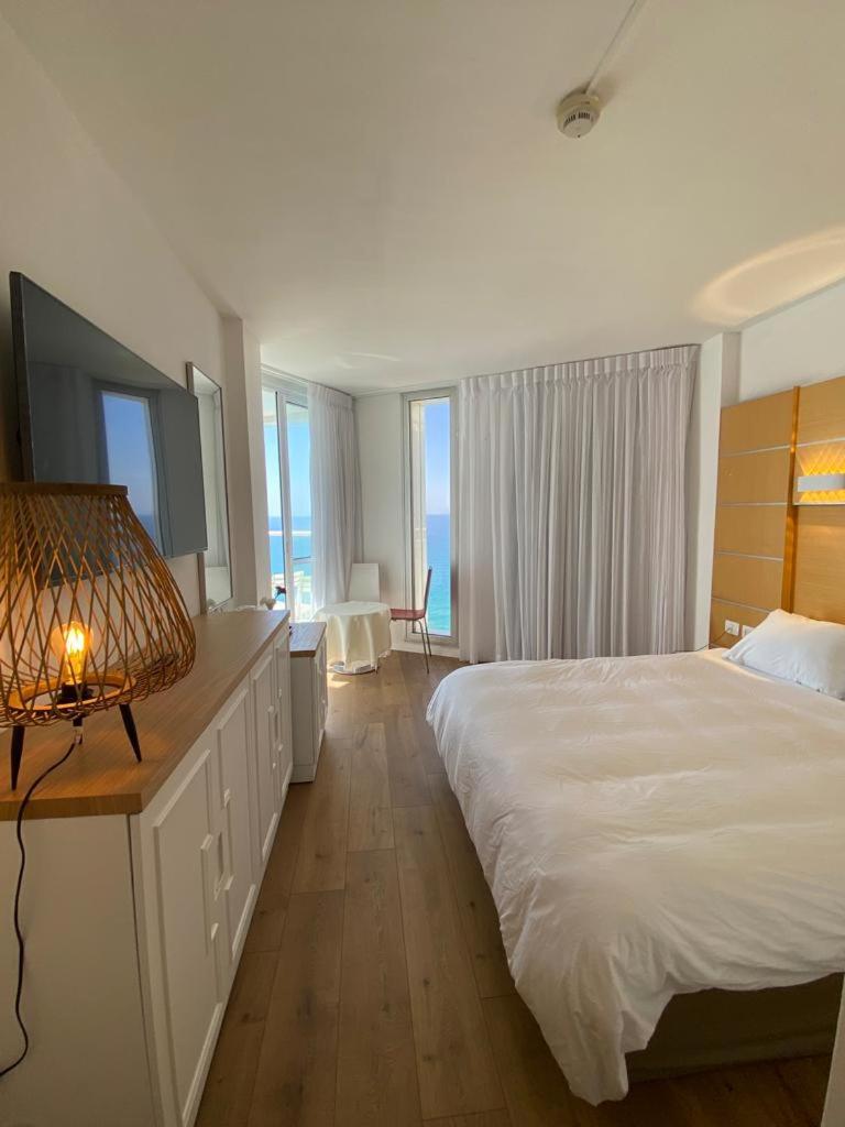 Standard Double Room with Sea View - Photo 3