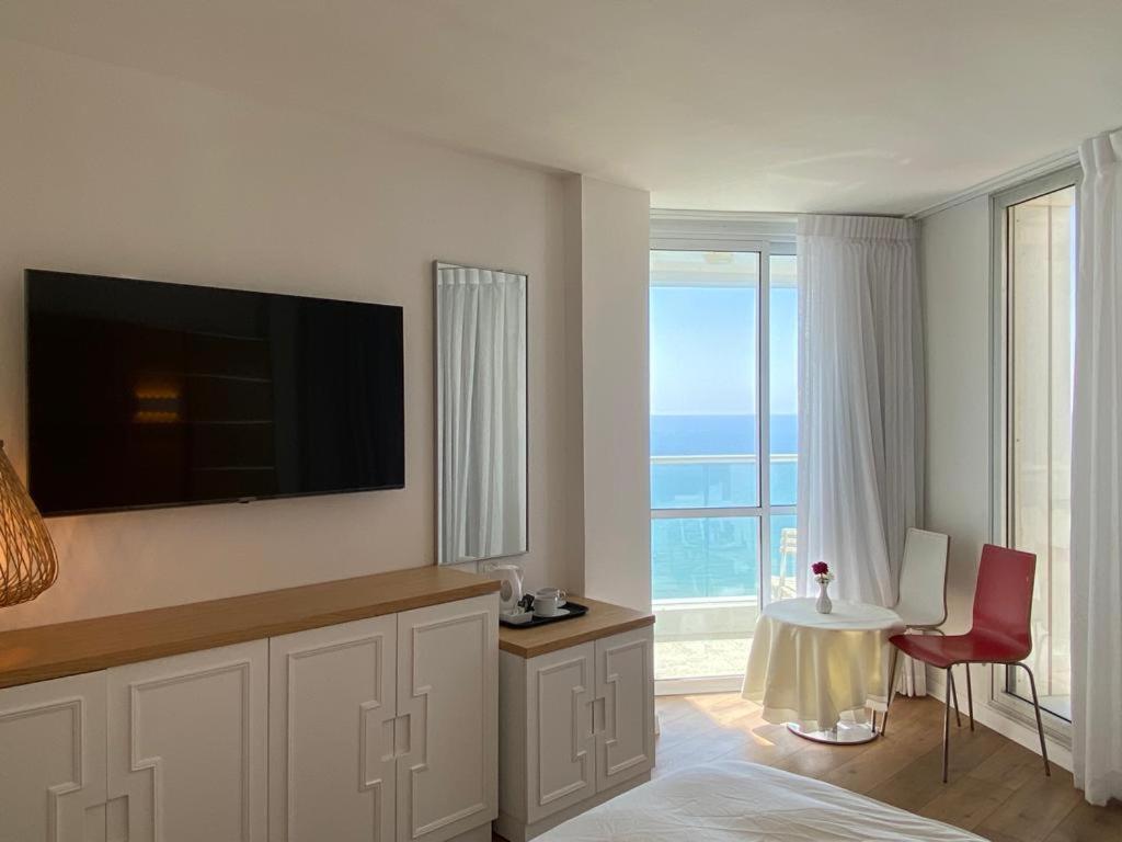 Standard Double Room with Sea View - Photo 4