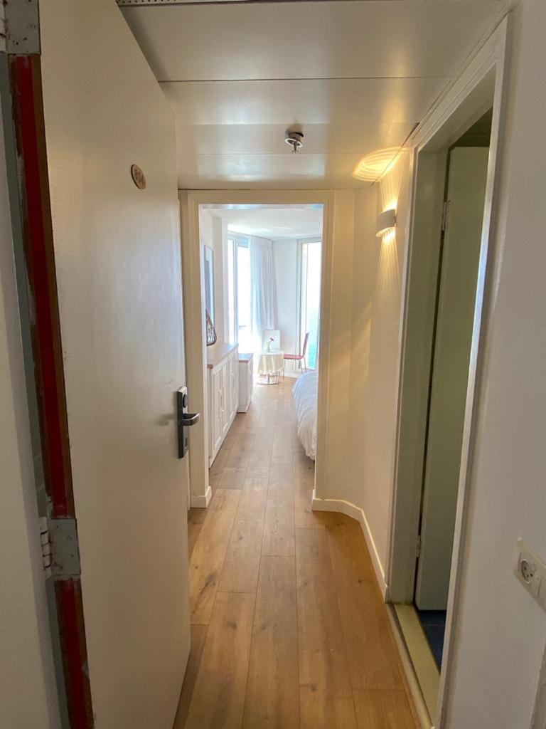 Standard Double Room with Sea View - Photo 5