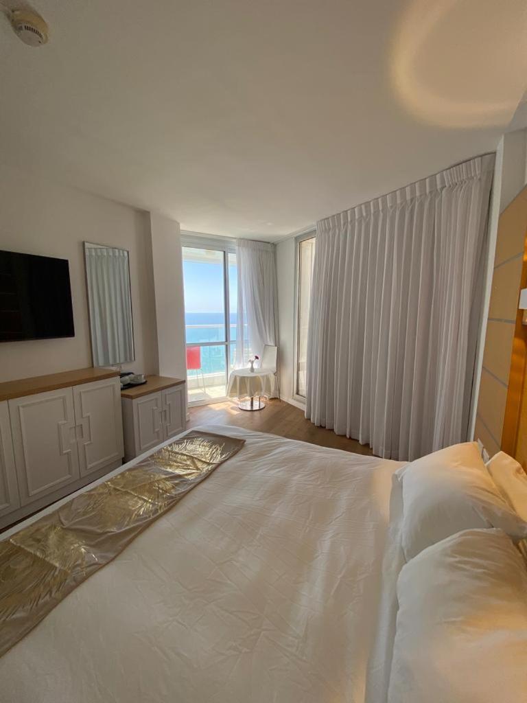 Standard Double Room with Sea View - Photo 2