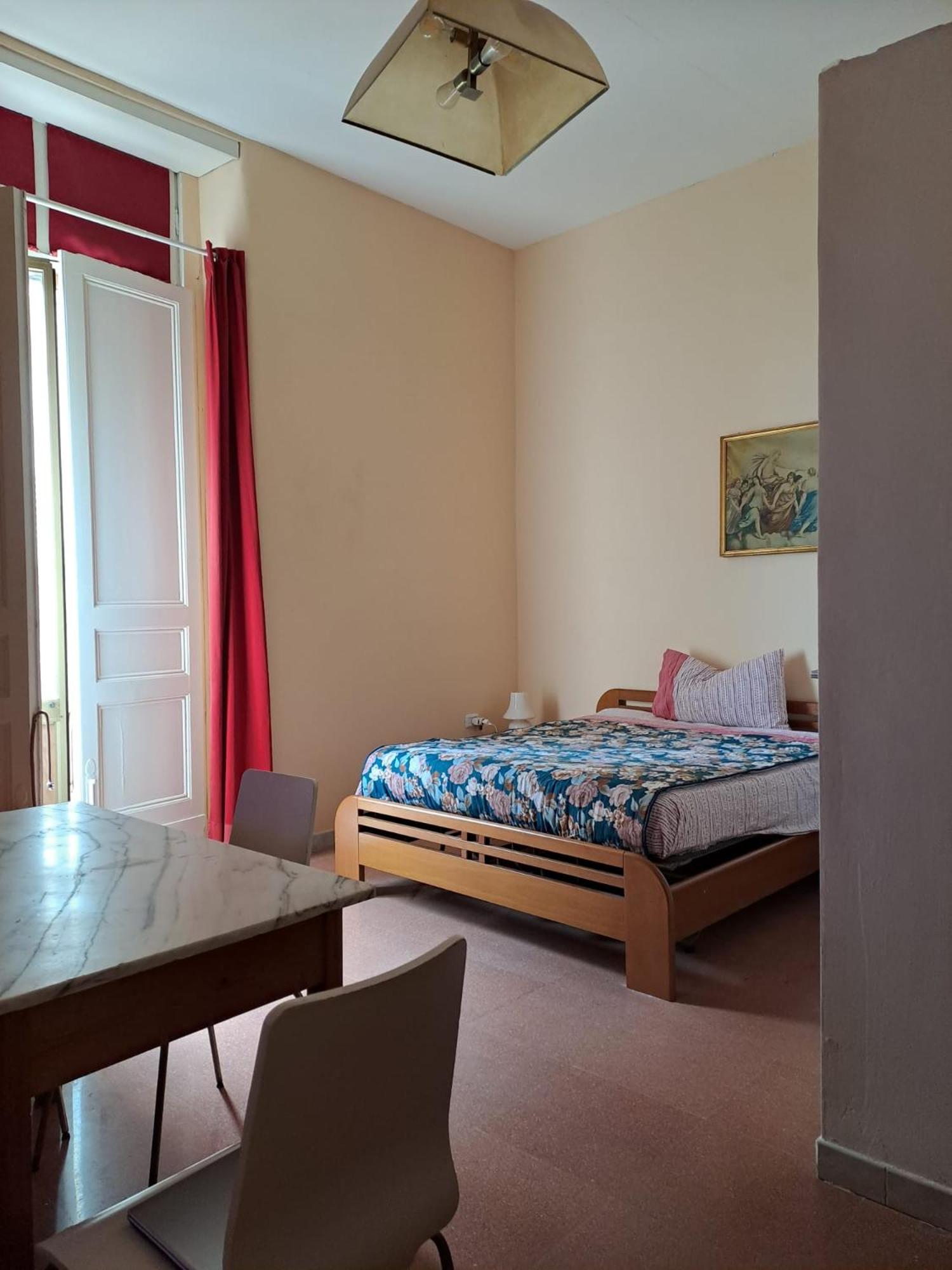 Triple Room with Private Bathroom - Photo 3
