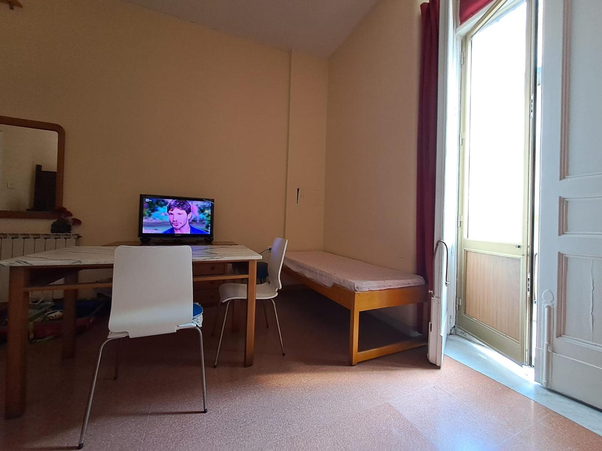 Triple Room with Private Bathroom - Photo 1