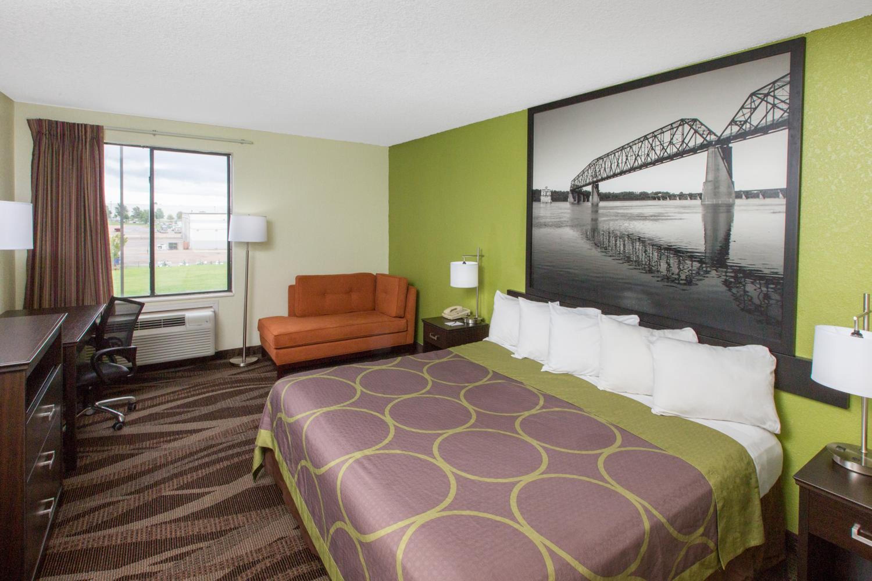 King Room - Non-Smoking - Photo 1