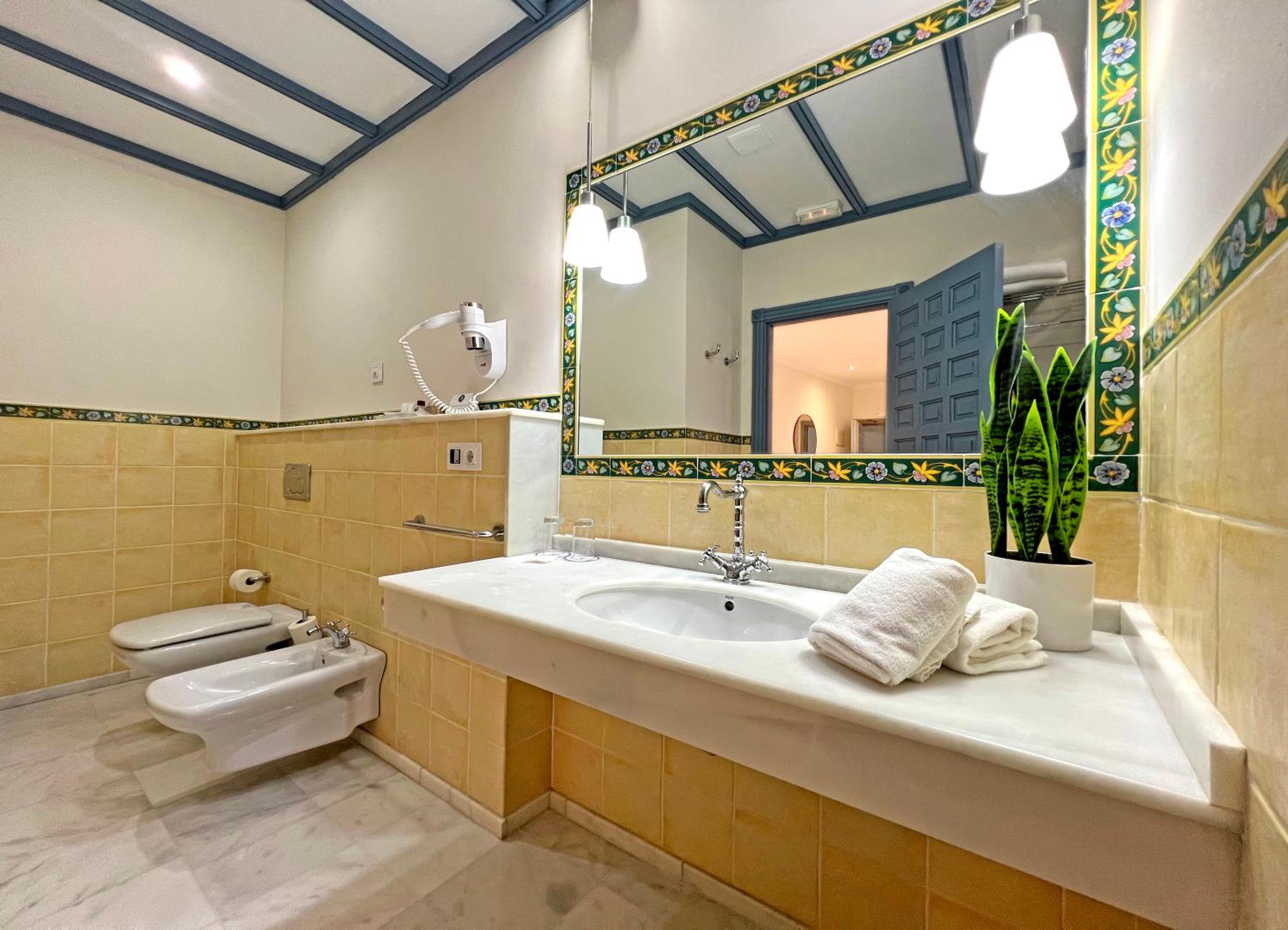 Triple Room - Photo 6