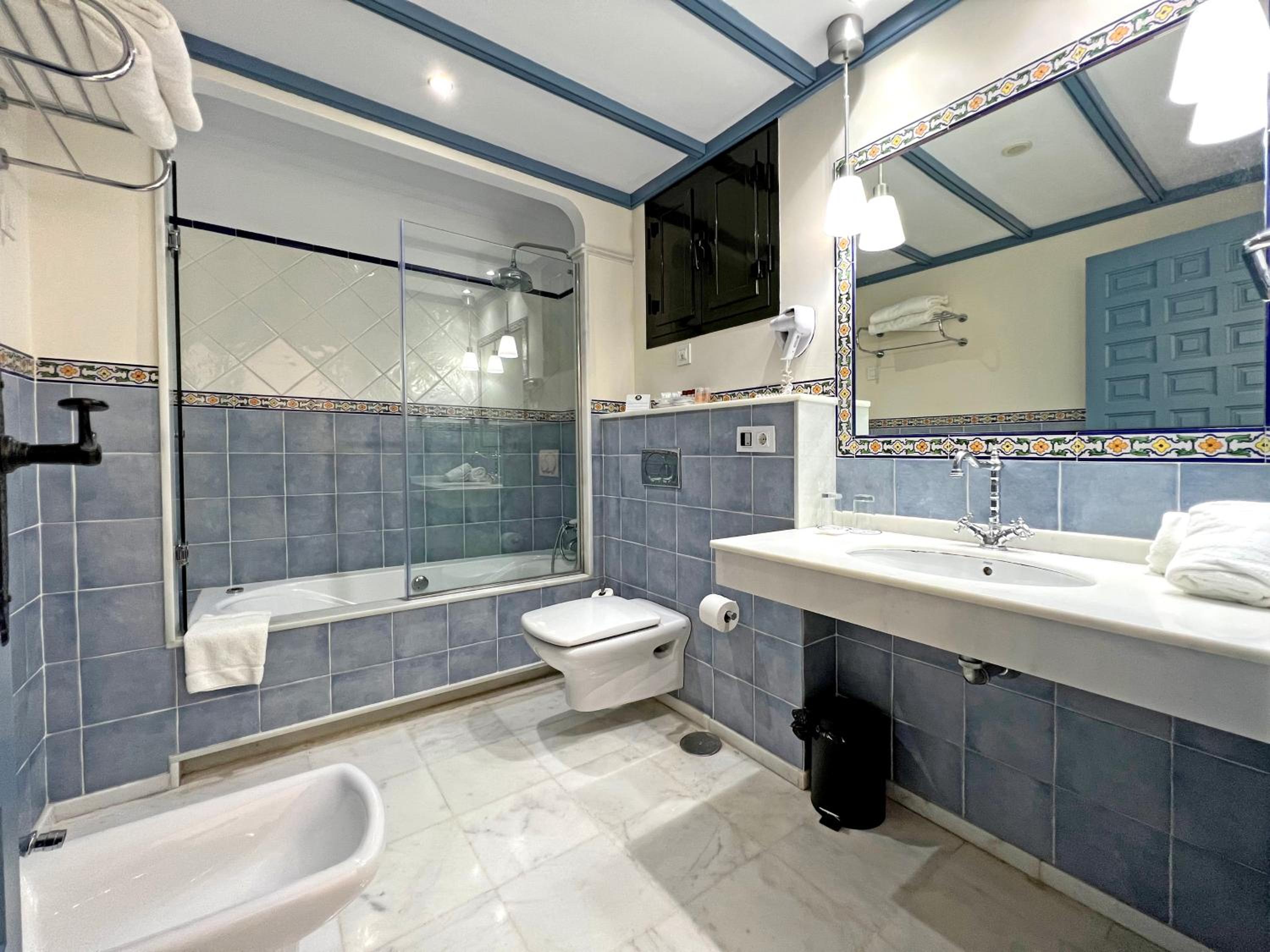 Triple Room - Photo 7