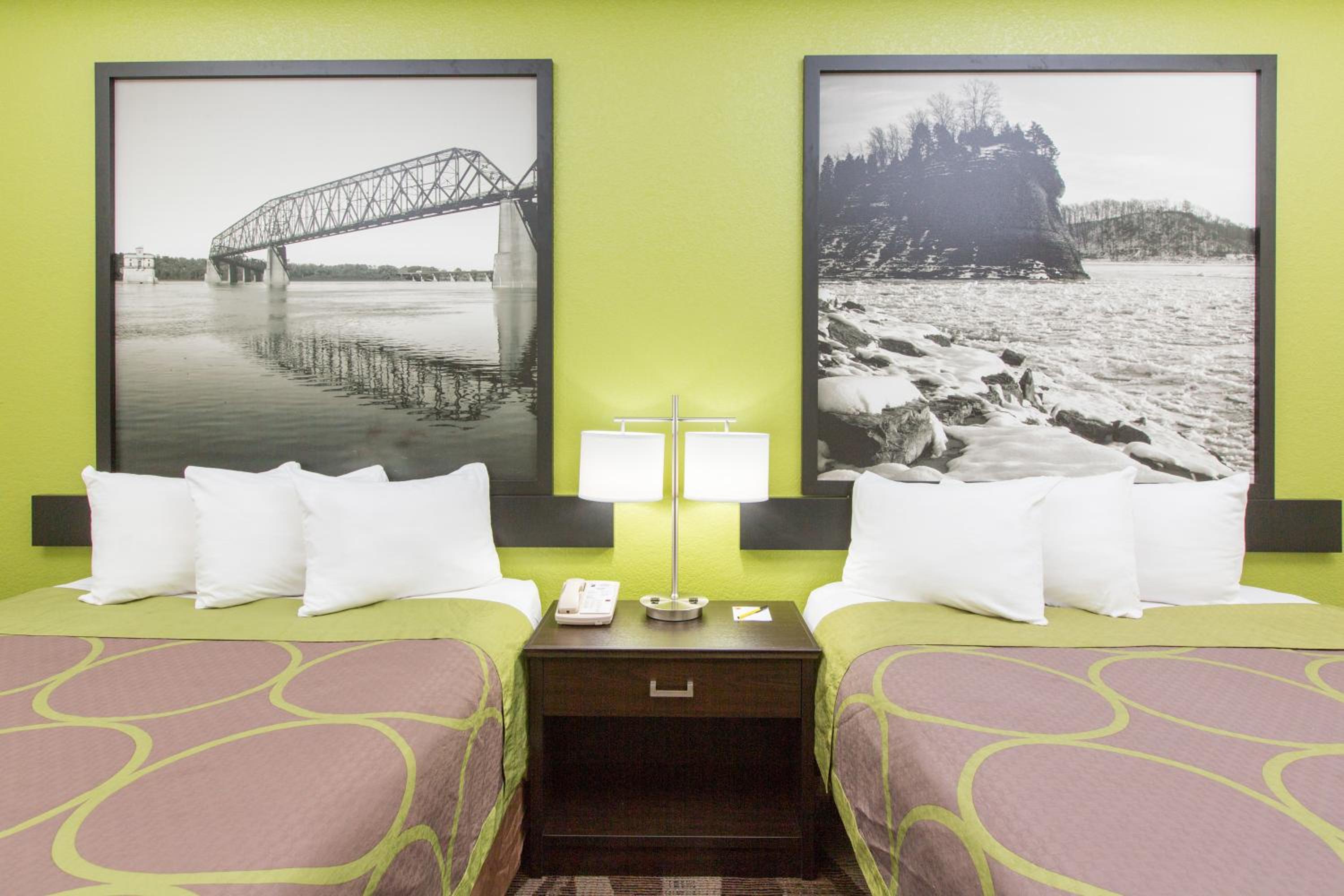 Queen Room with Two Queen Beds - Non-Smoking - Photo 1