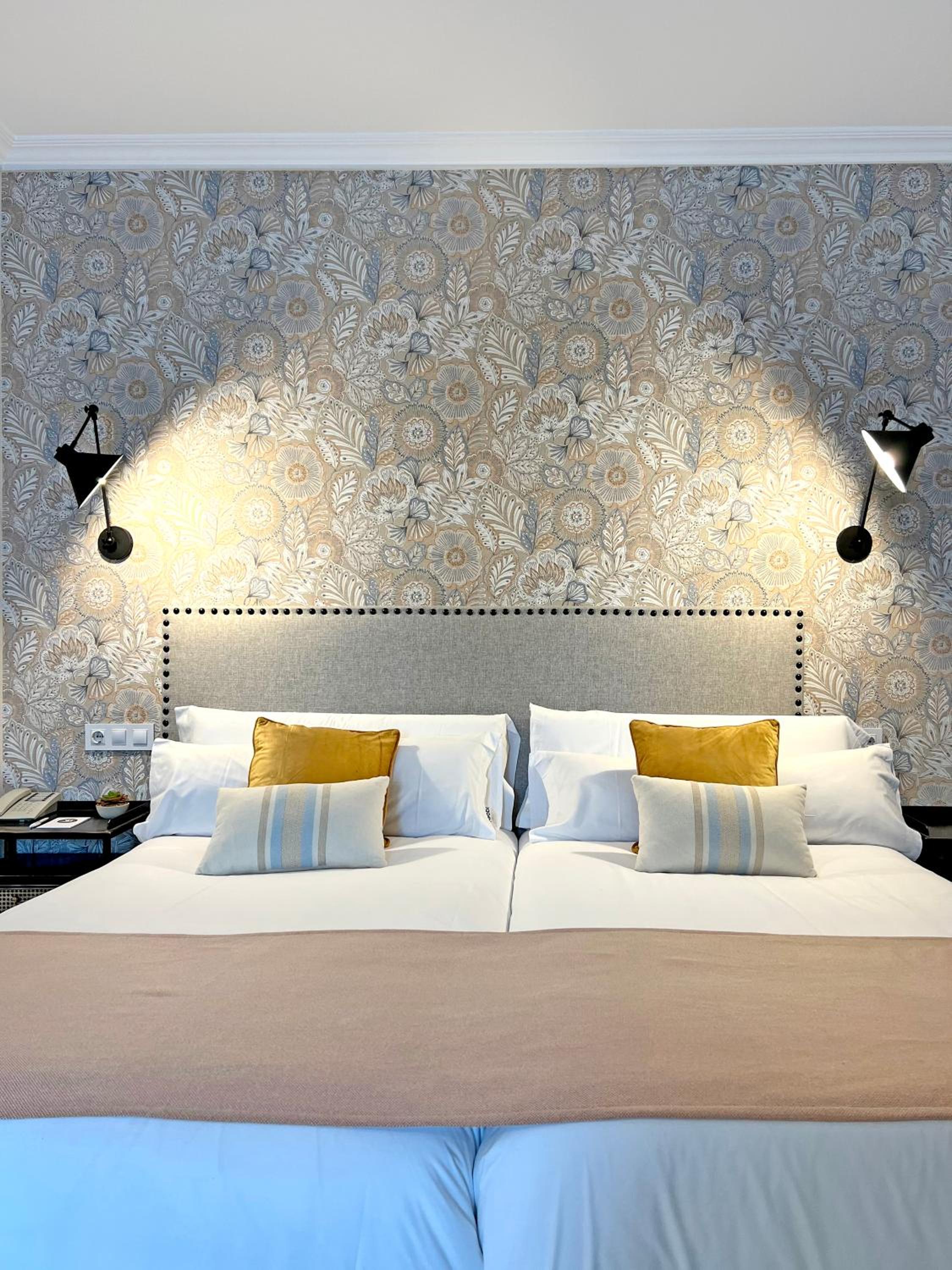 Double or Twin Room - Photo 7