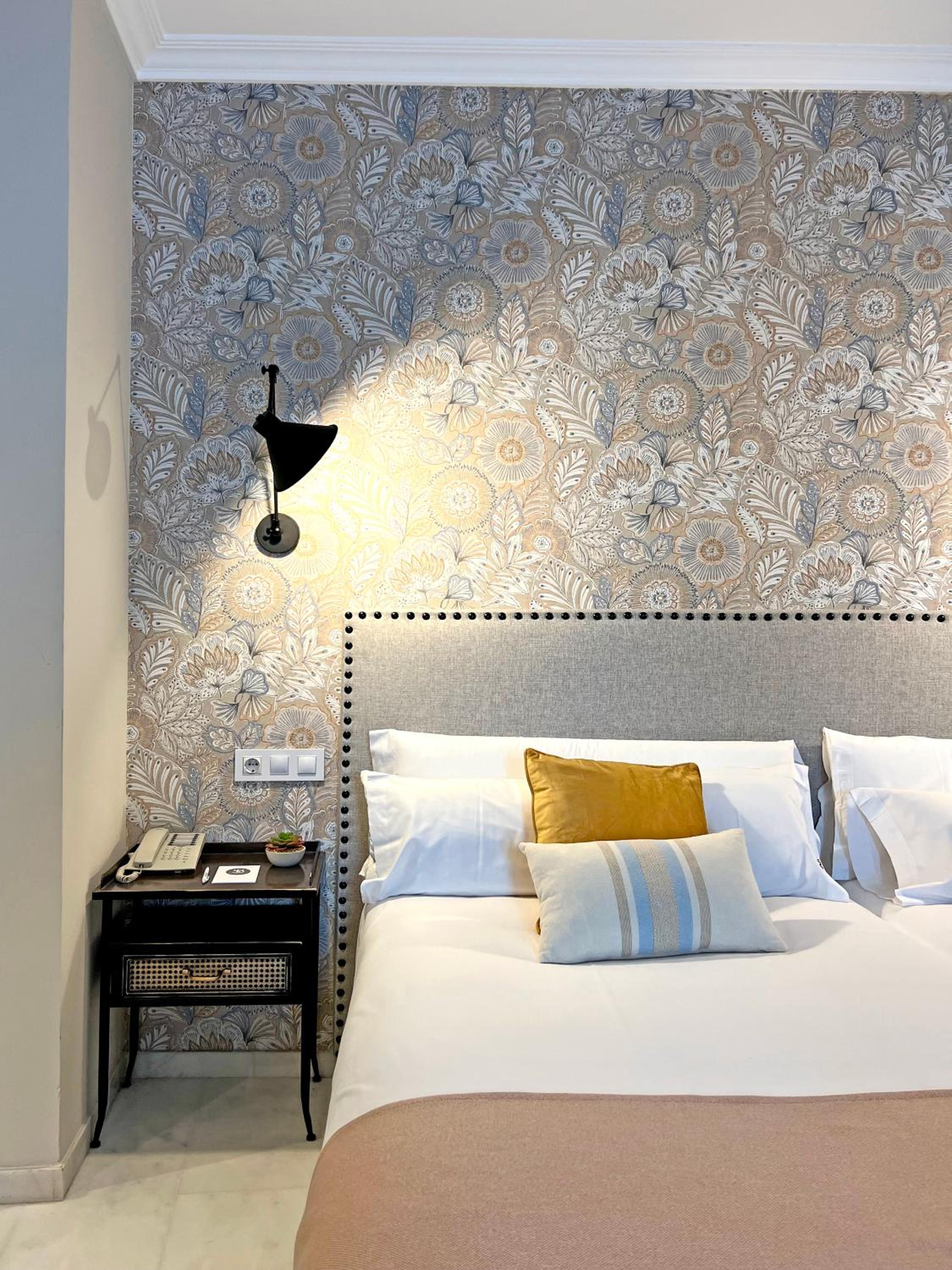Double or Twin Room - Photo 2