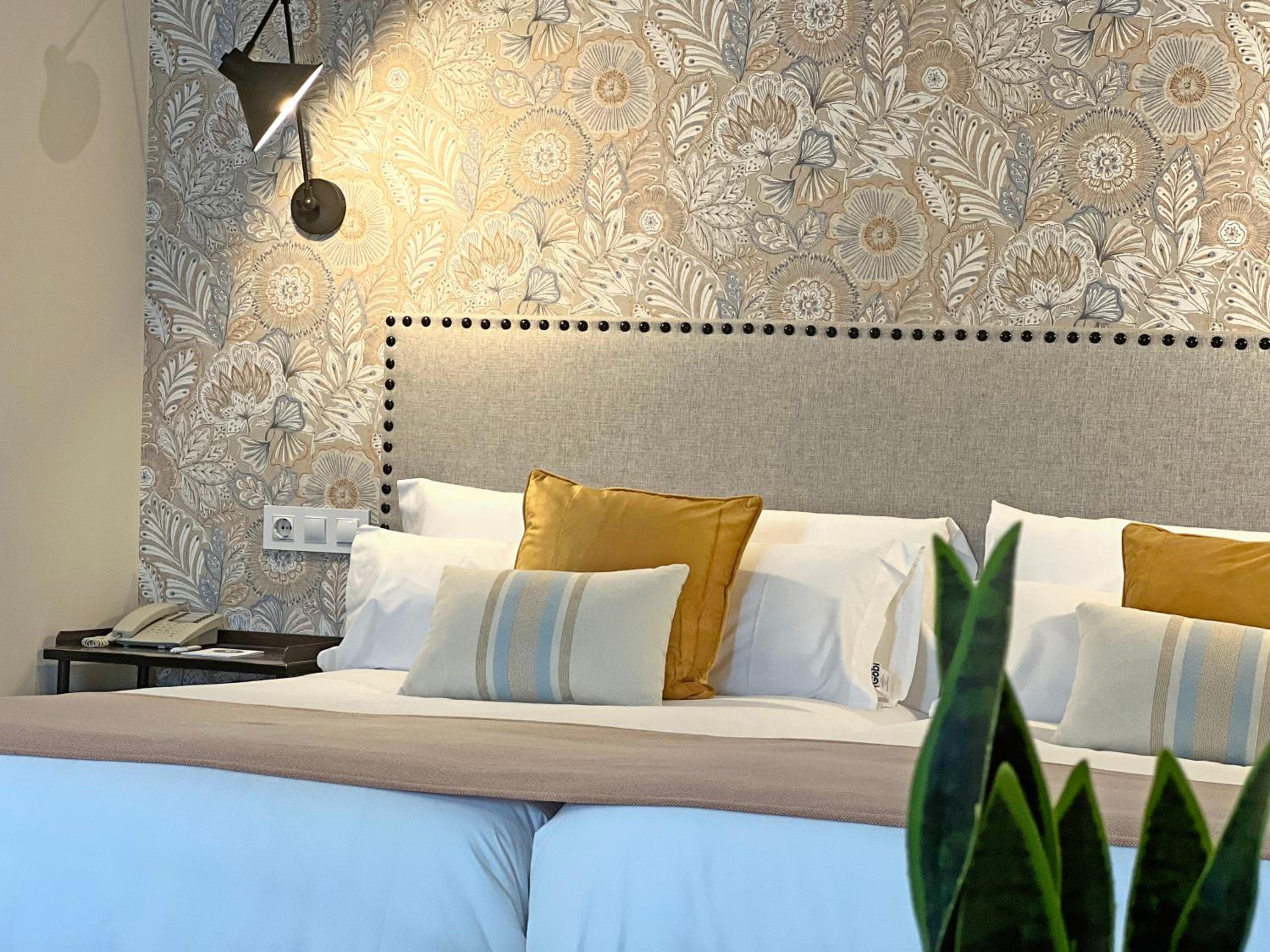 Double or Twin Room - Photo 3