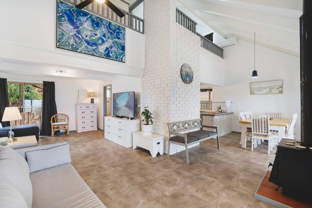 Four-Bedroom House photo 1