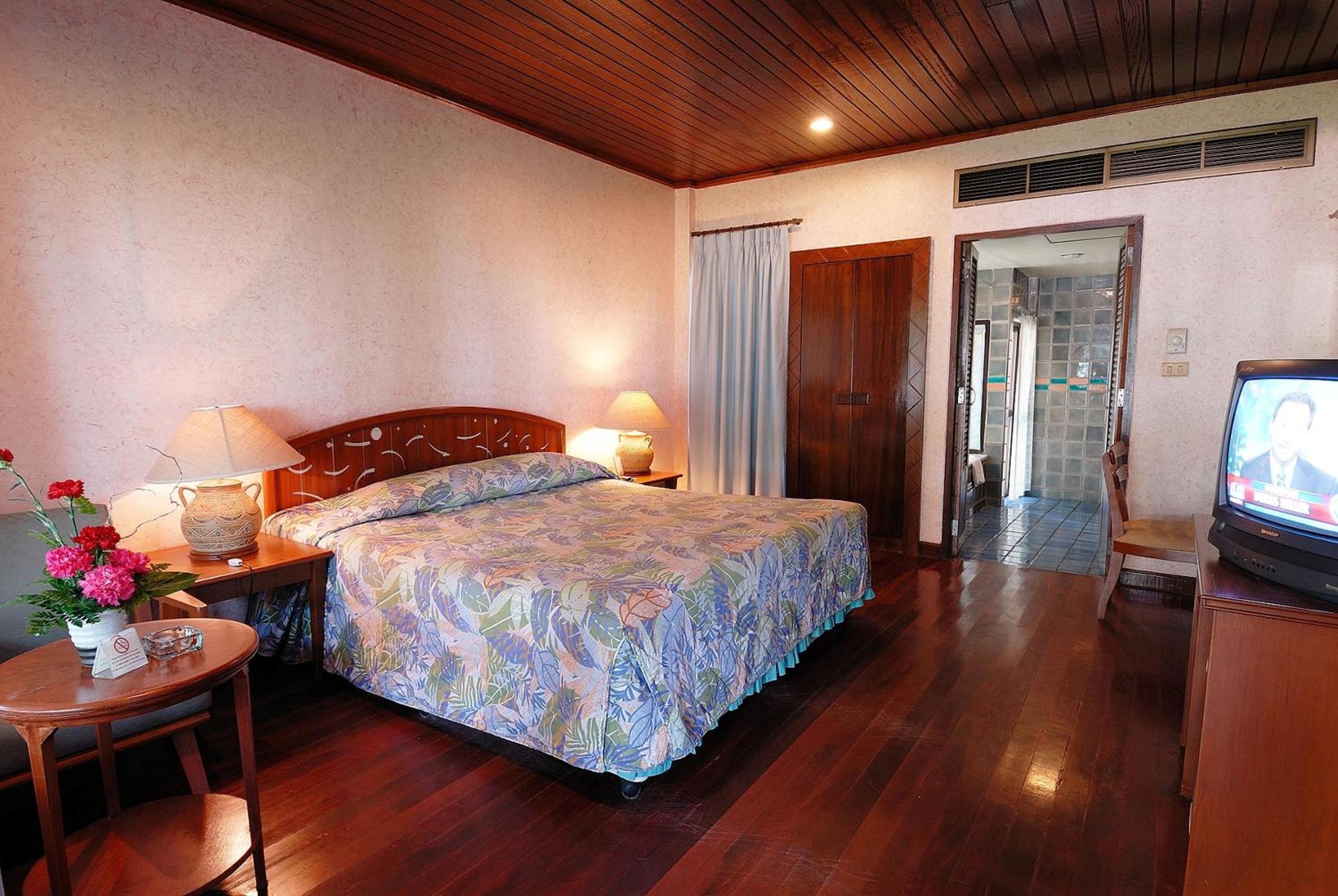 Chalet (2 Adults)