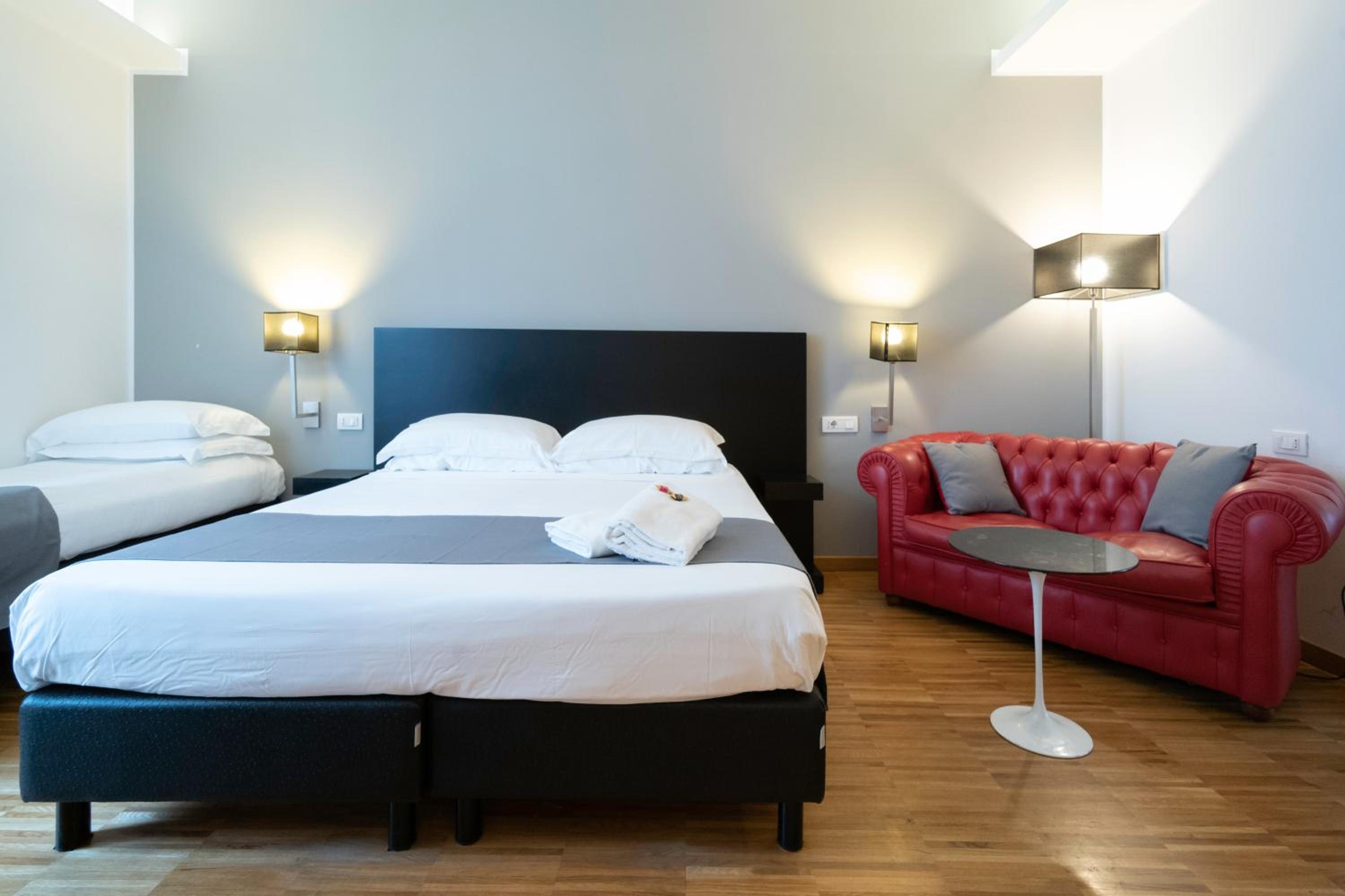 Deluxe King Room photo 1