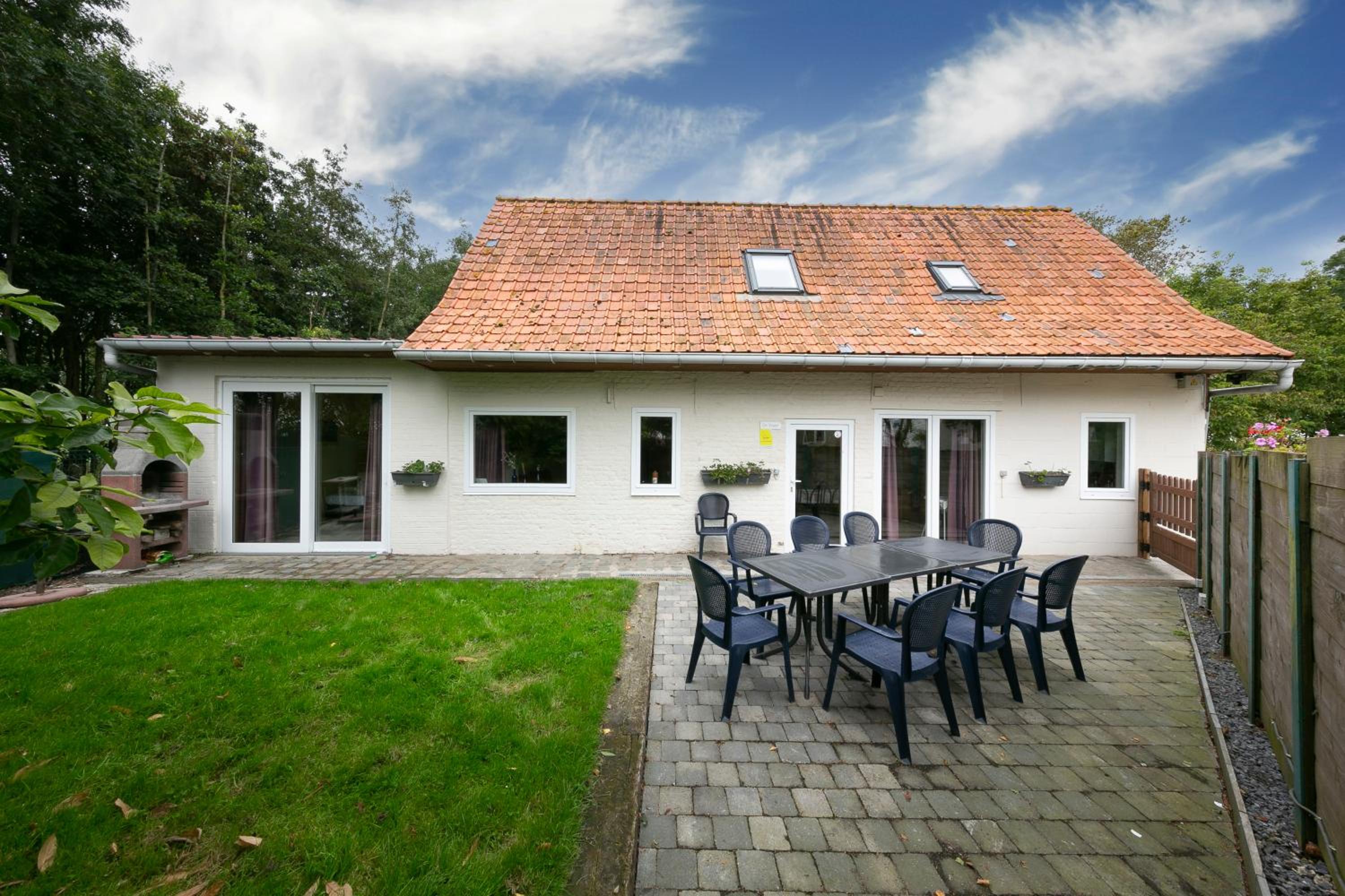 Four-Bedroom House photo 3