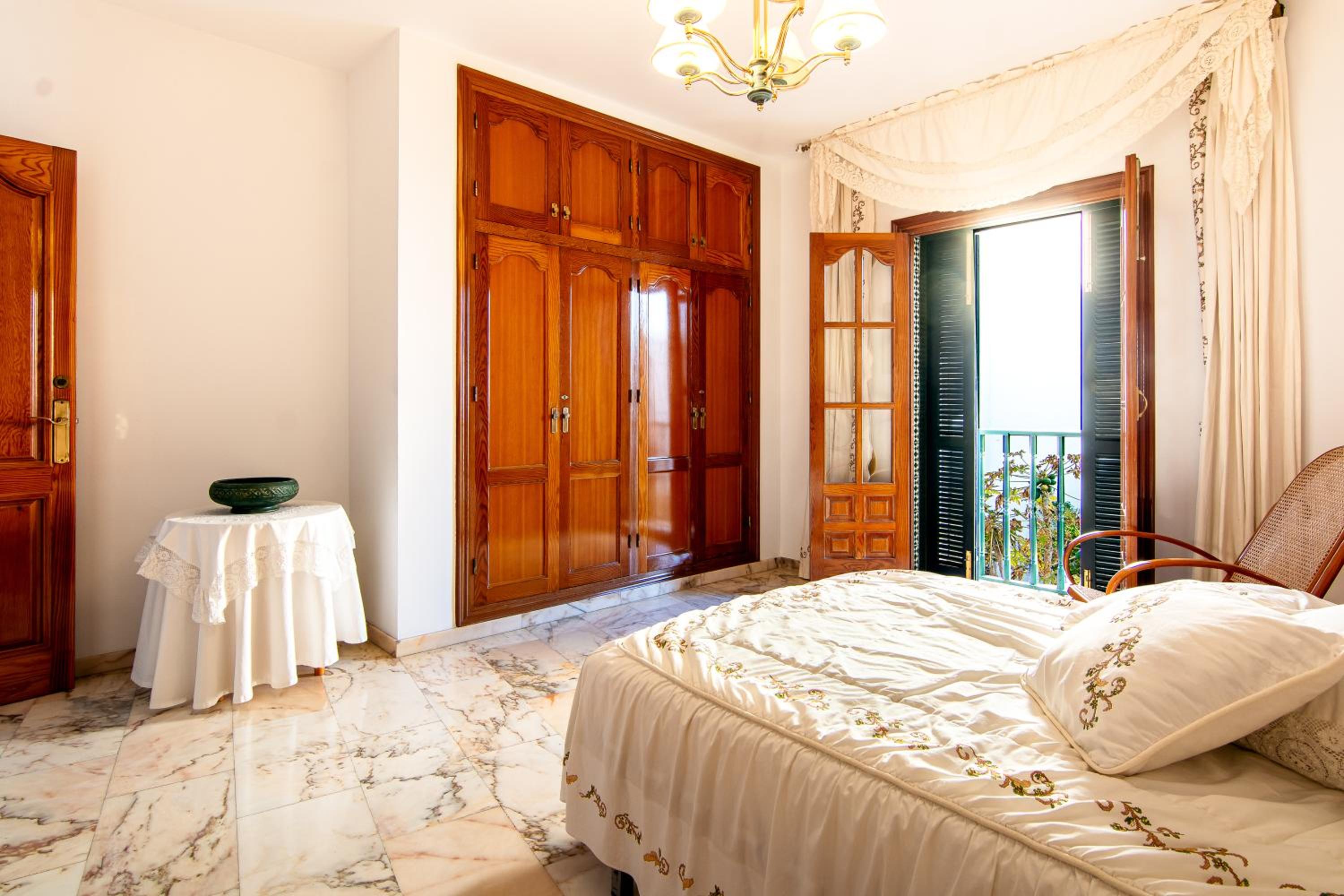 Three-Bedroom House photo 2