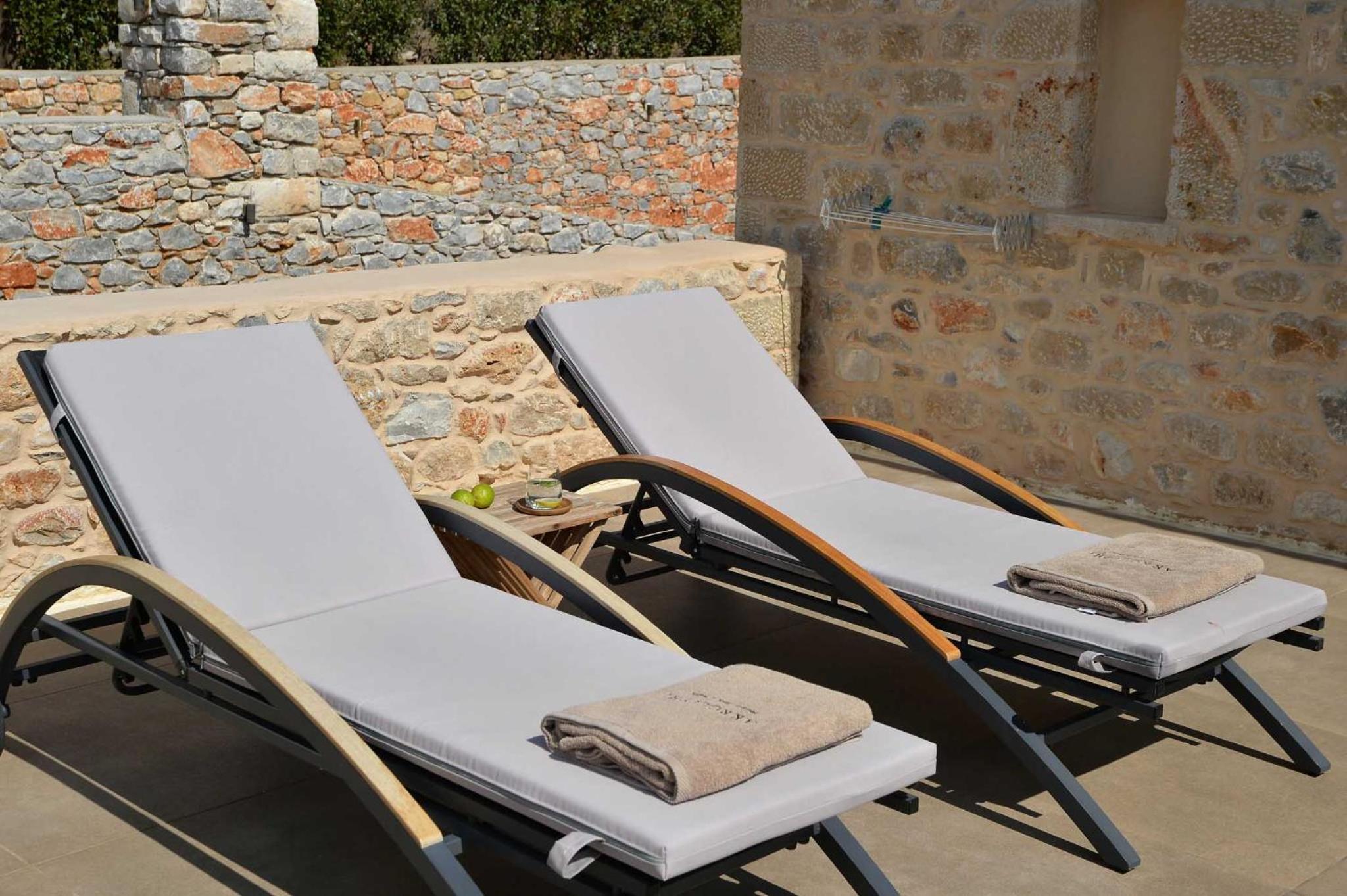 Deluxe Suite with Sea View - Photo 4