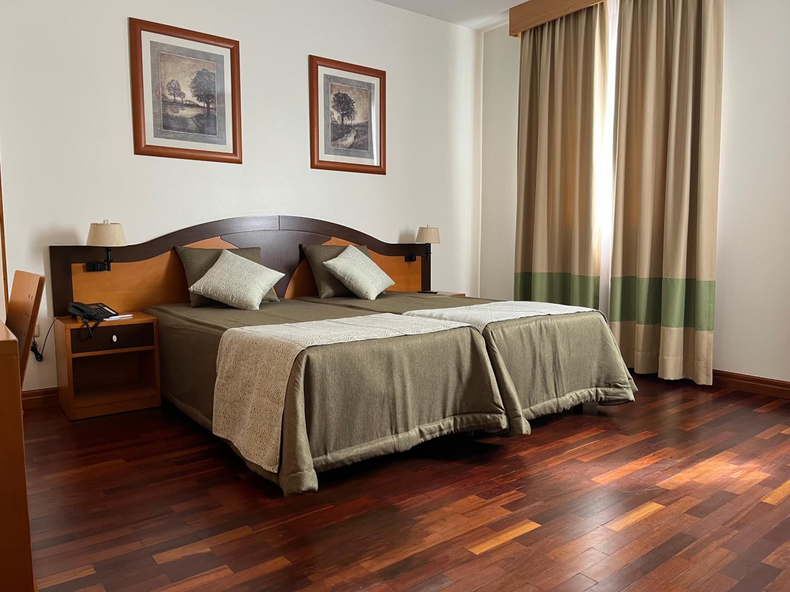 Twin Room - Photo 6