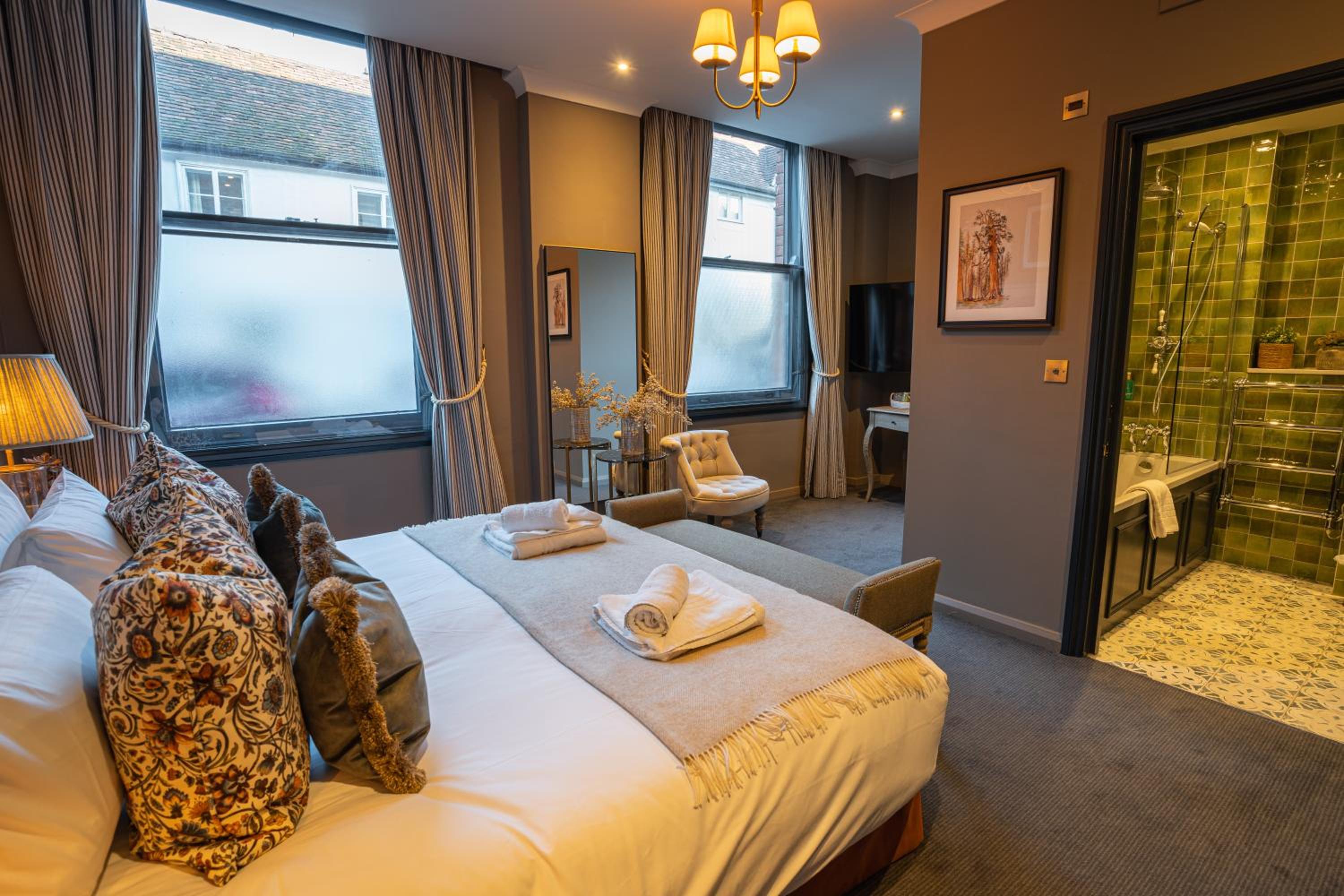 Accessible King Room photo 1