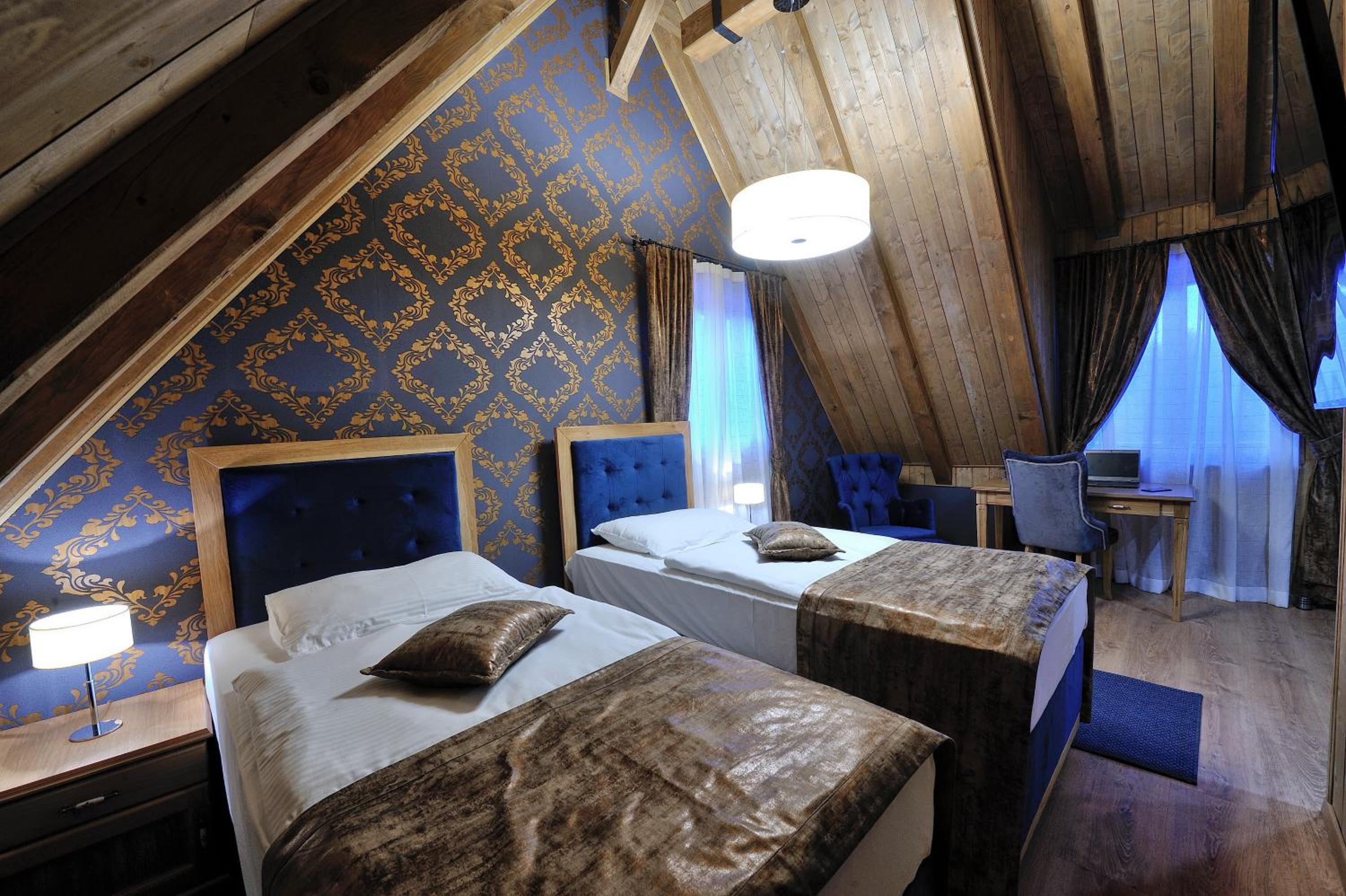 Four-Bedroom House - Photo 18