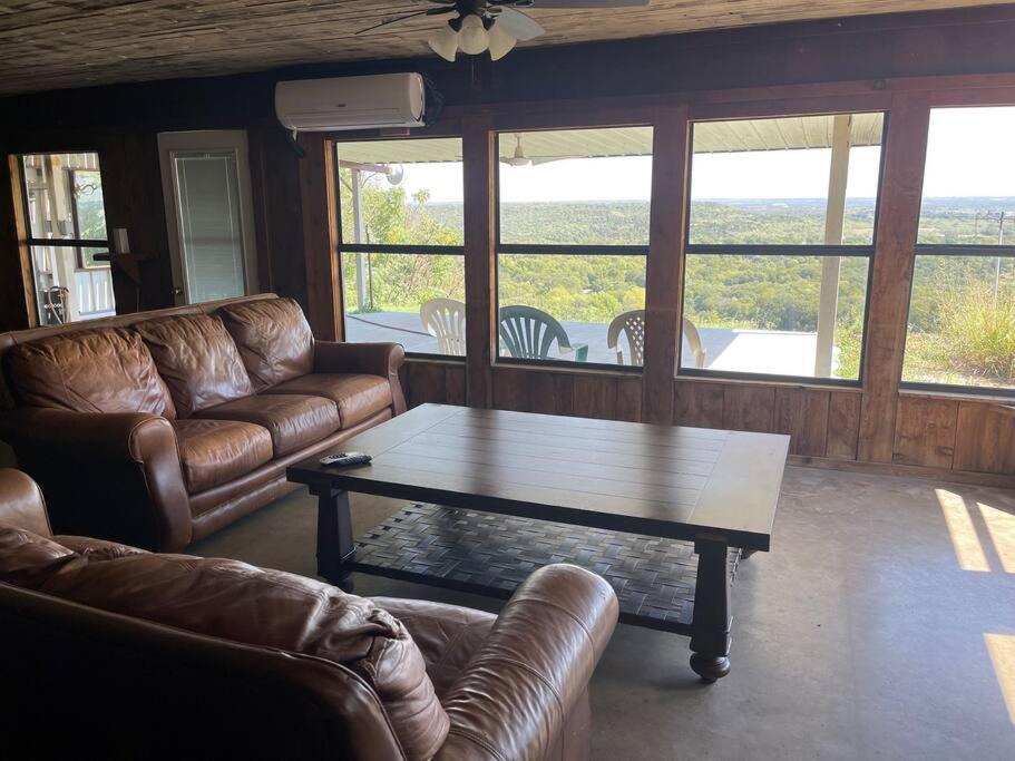 Four-Bedroom House photo 1