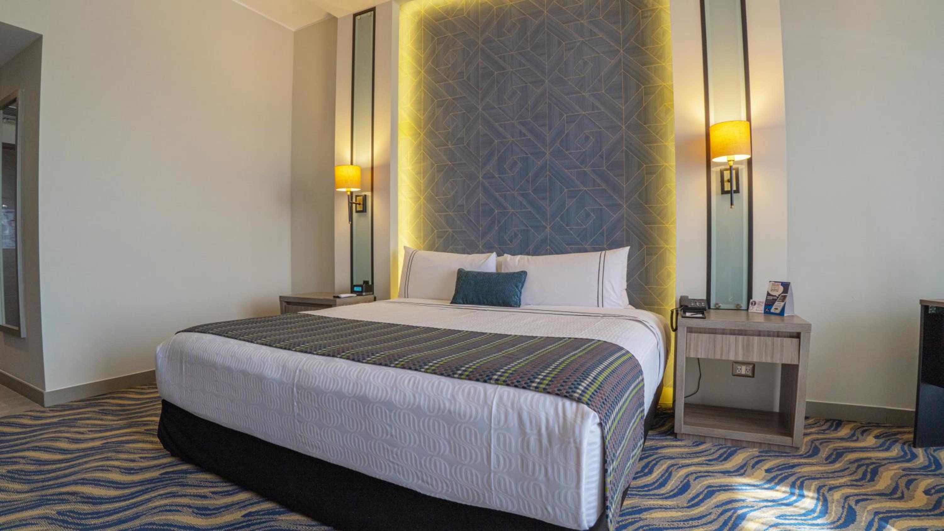 Executive King Room - Photo 2