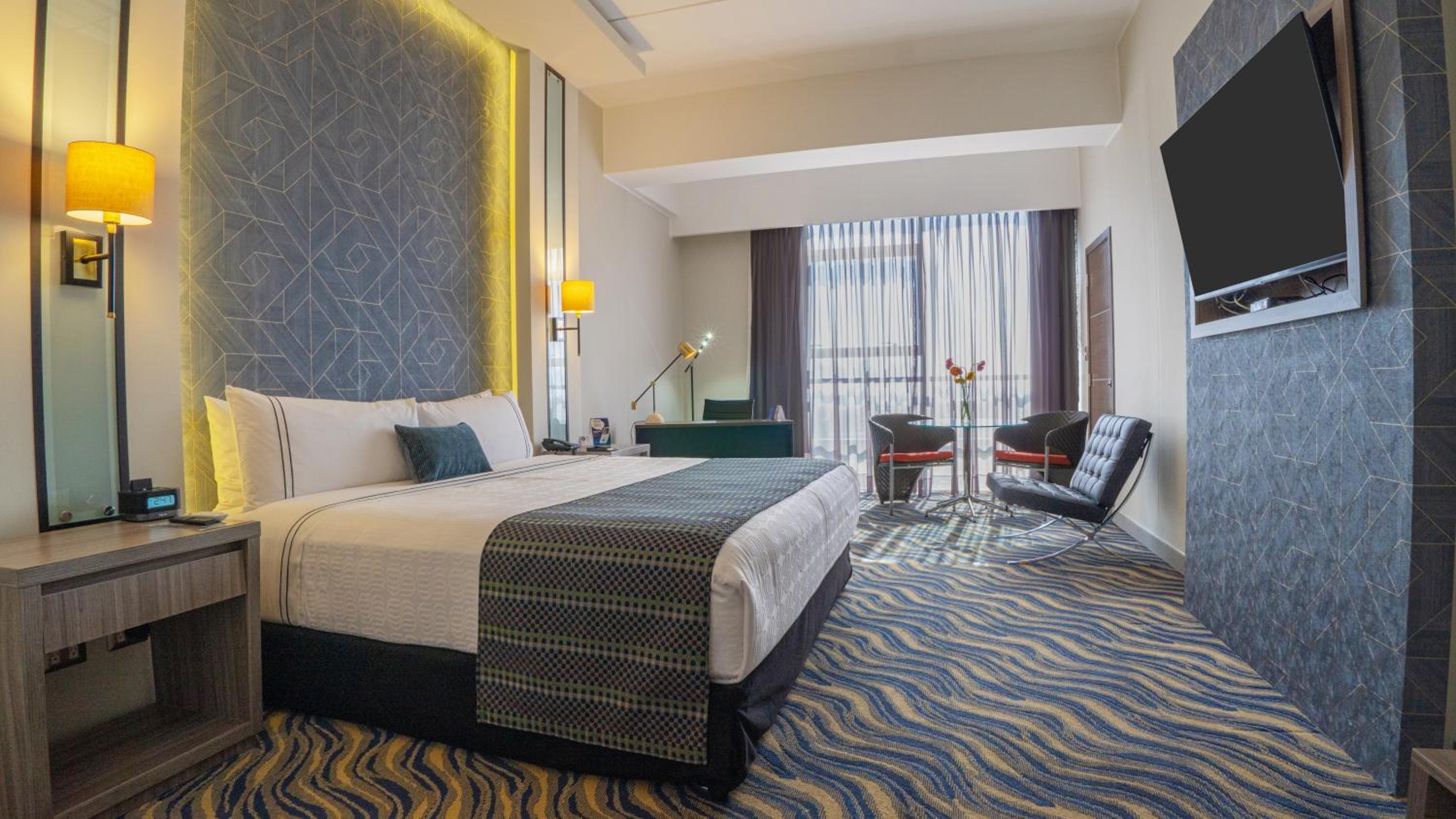 Executive King Room - Photo 1