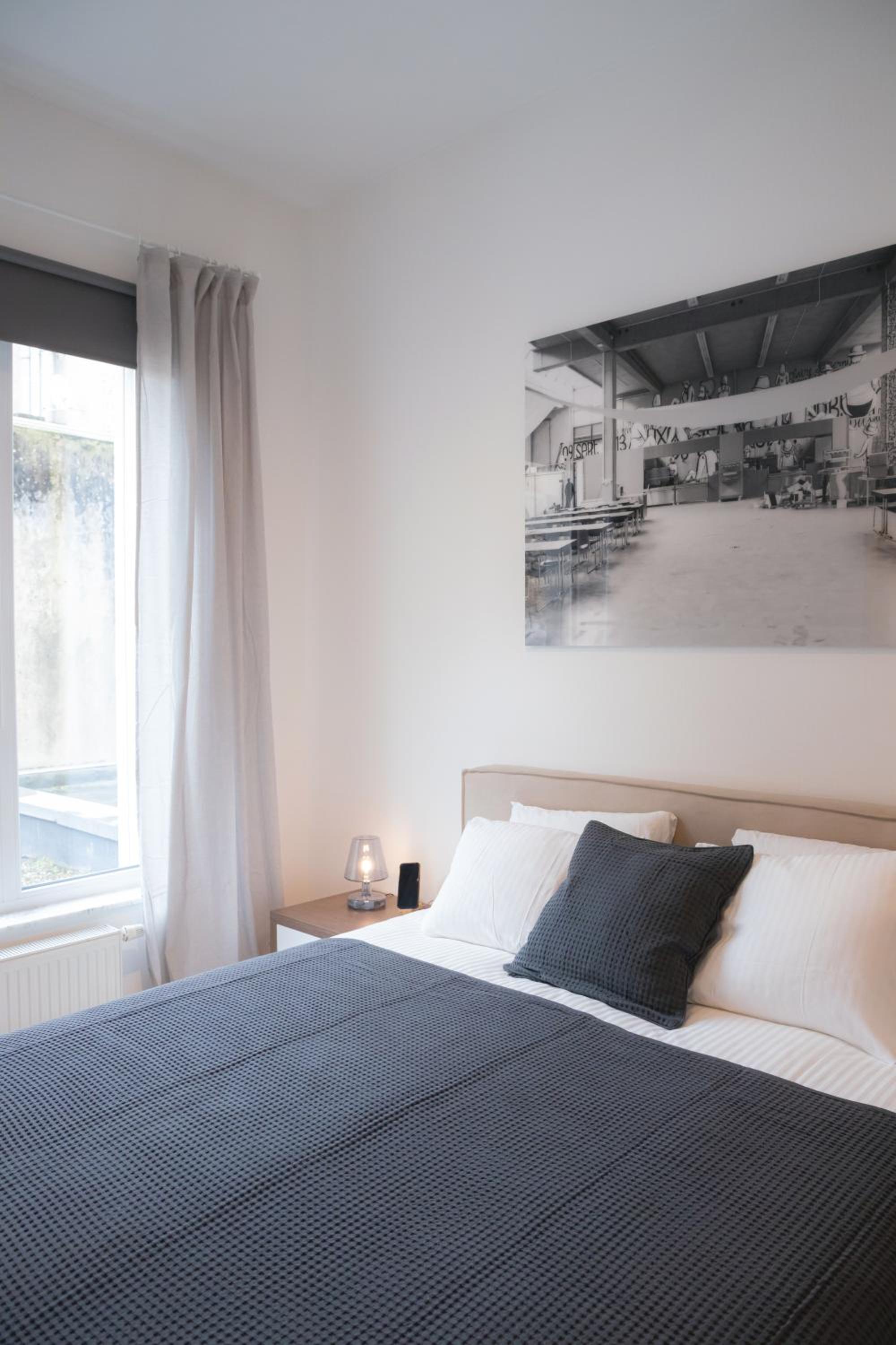 One-Bedroom Apartment photo 1