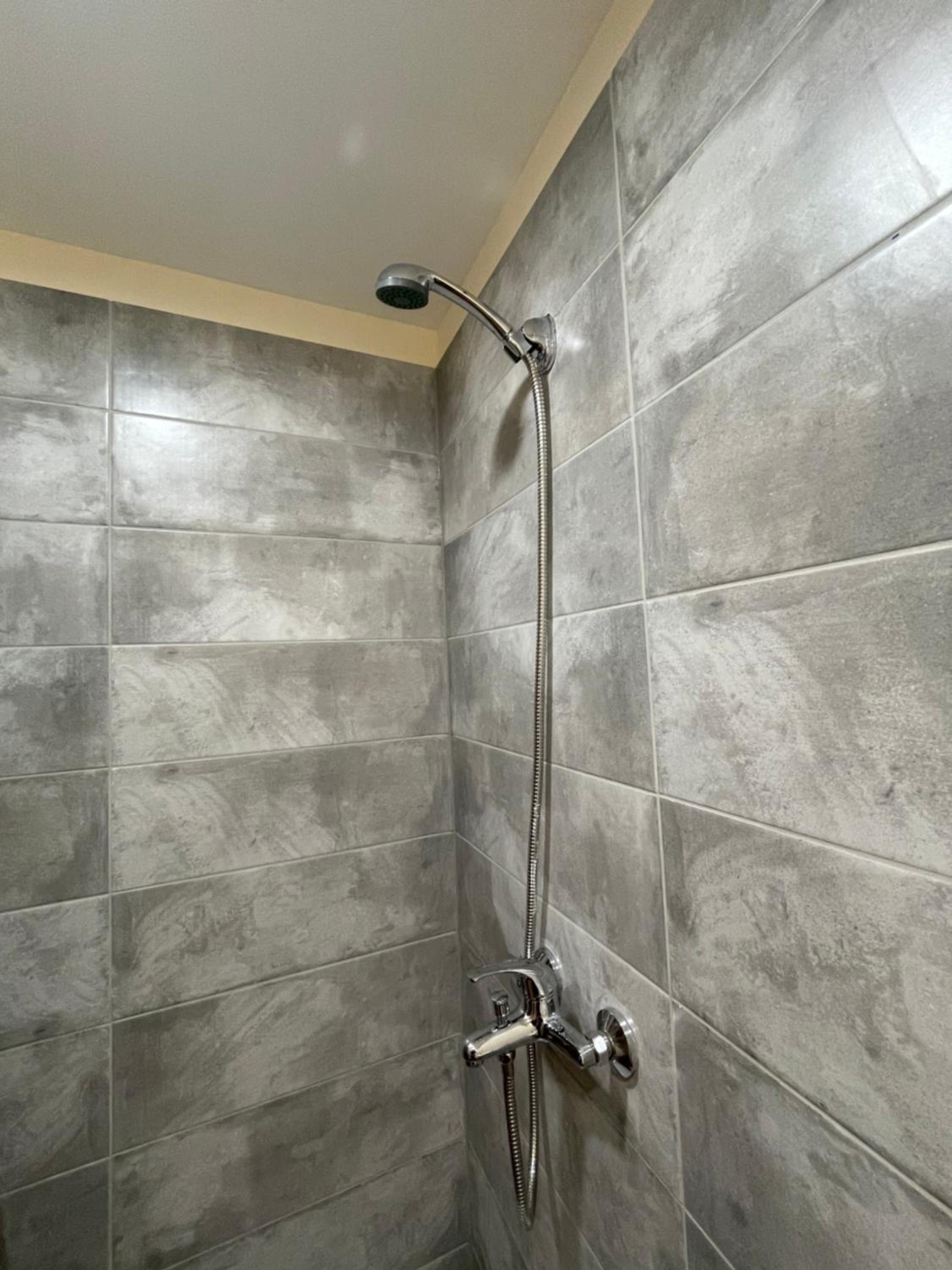 Double Room with Private Bathroom - Photo 4