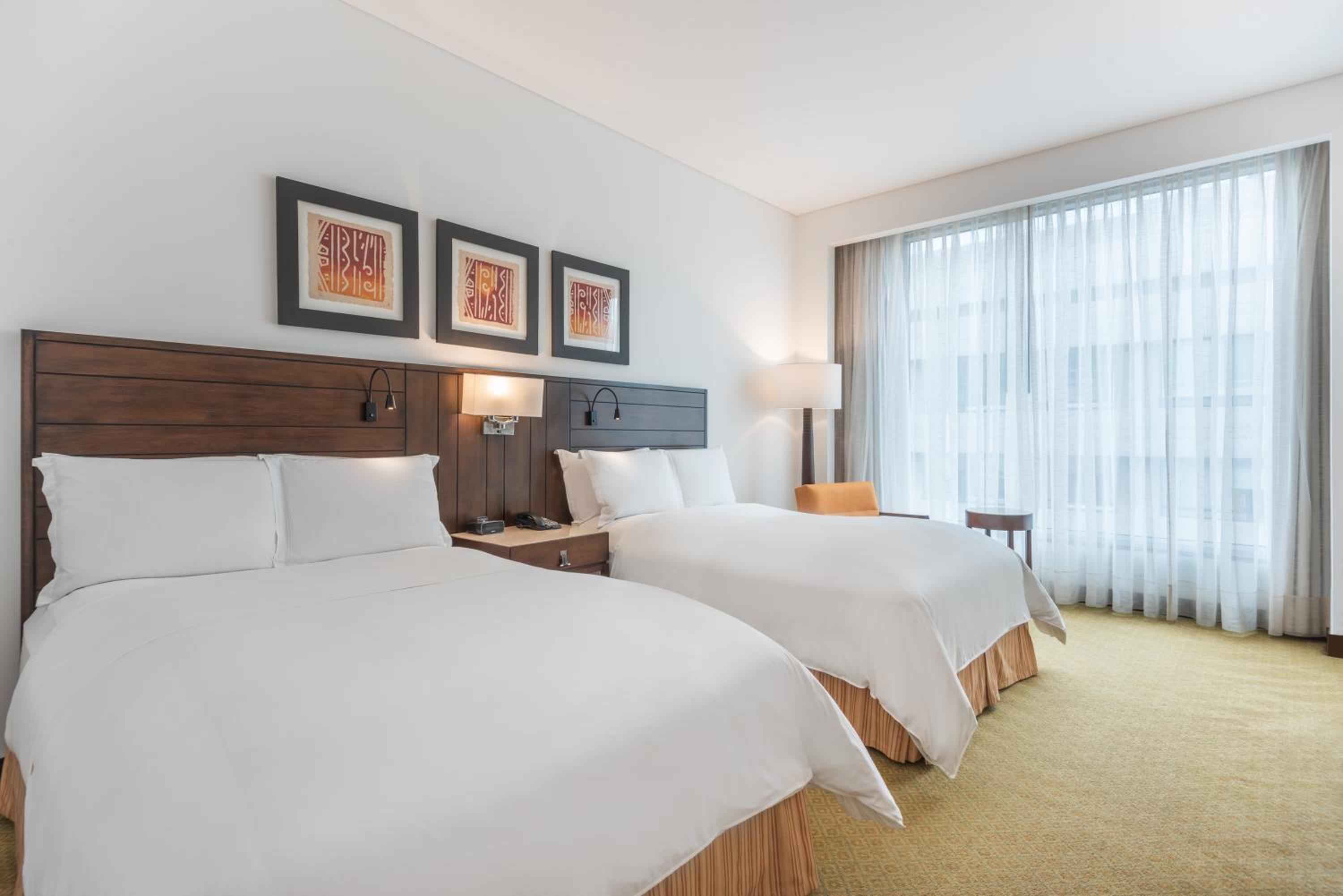 Deluxe Guest Room with Two Double Beds  photo 1