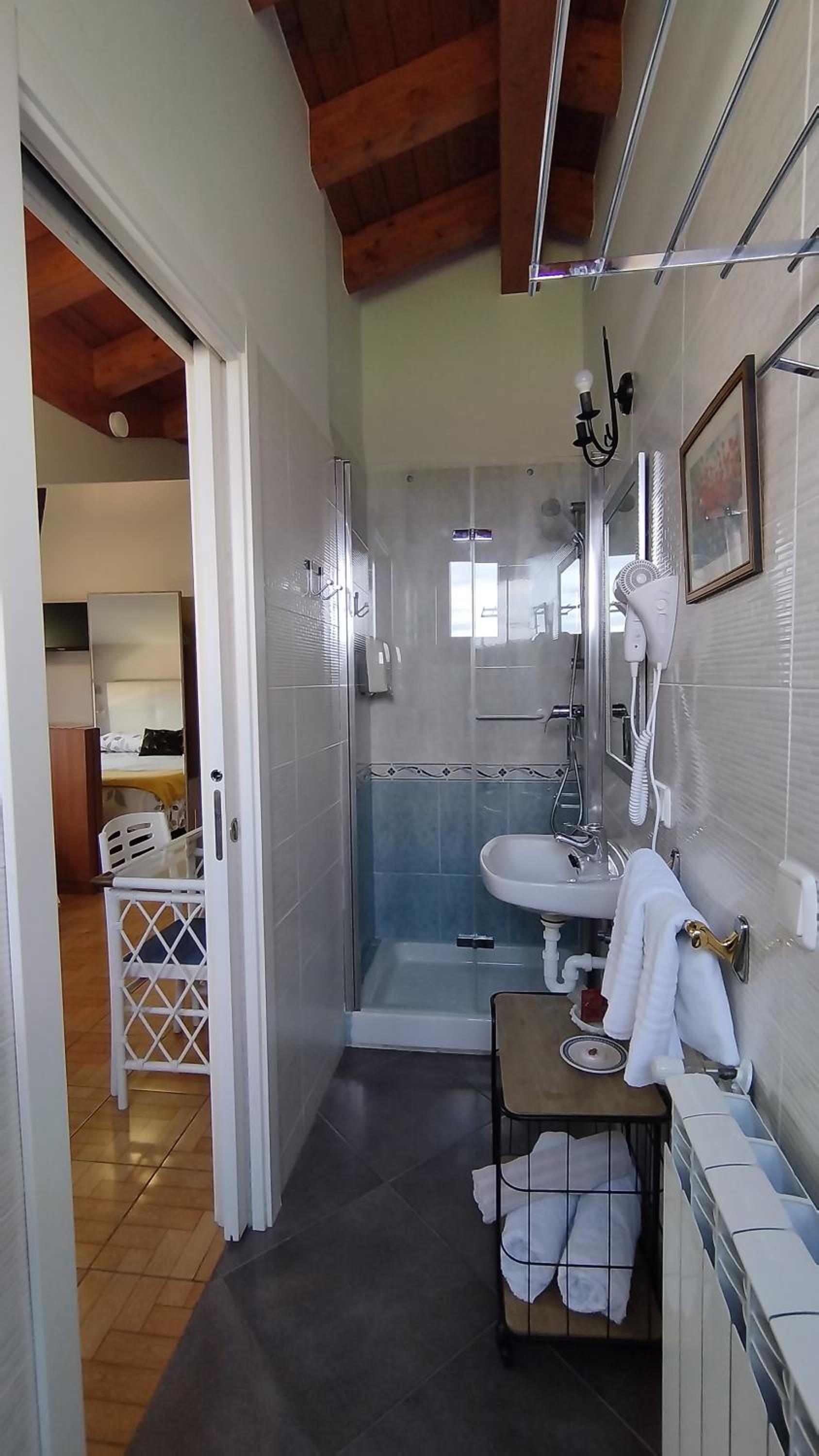 Double Room - Photo 16