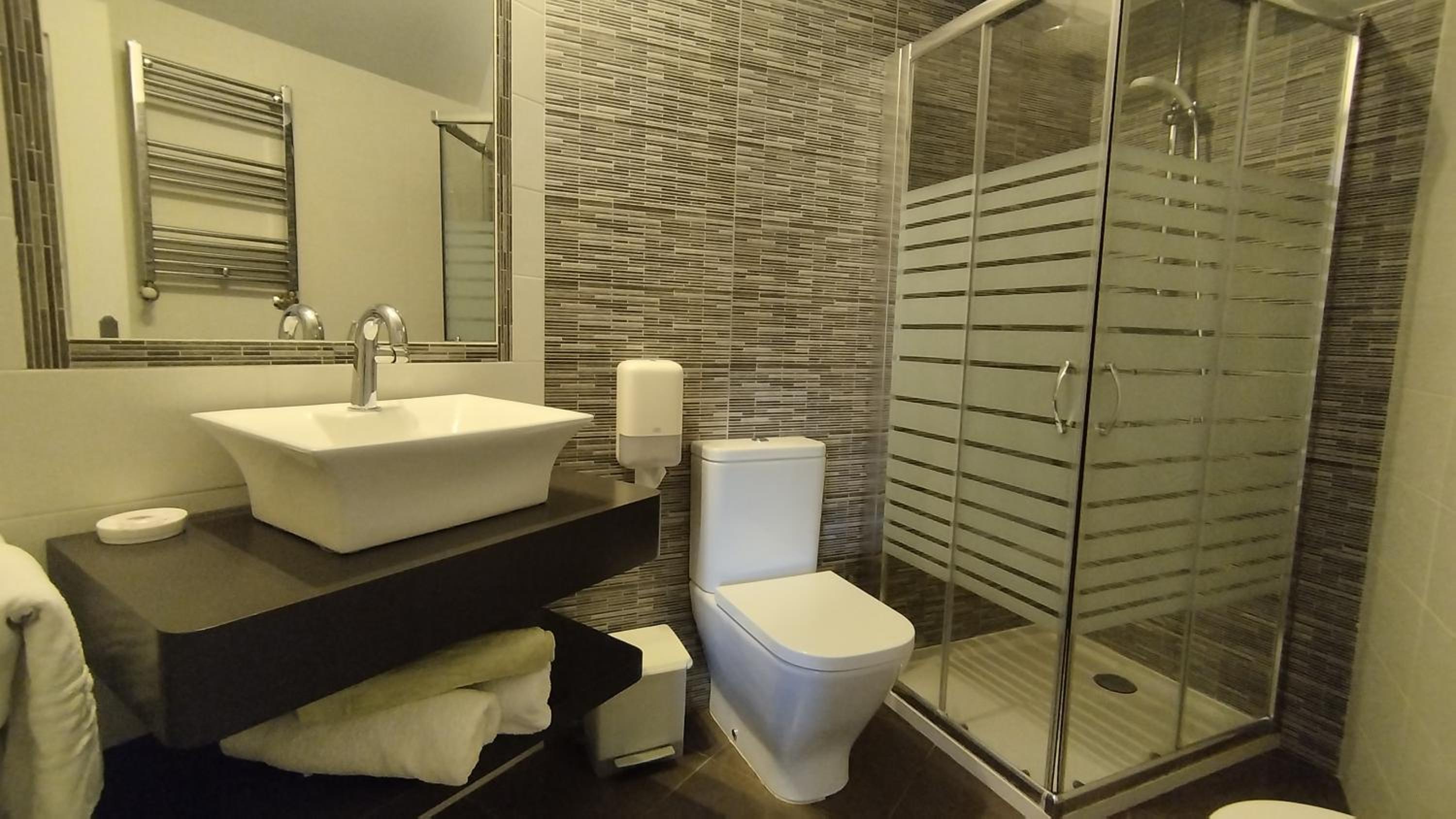 Double Room - Photo 14