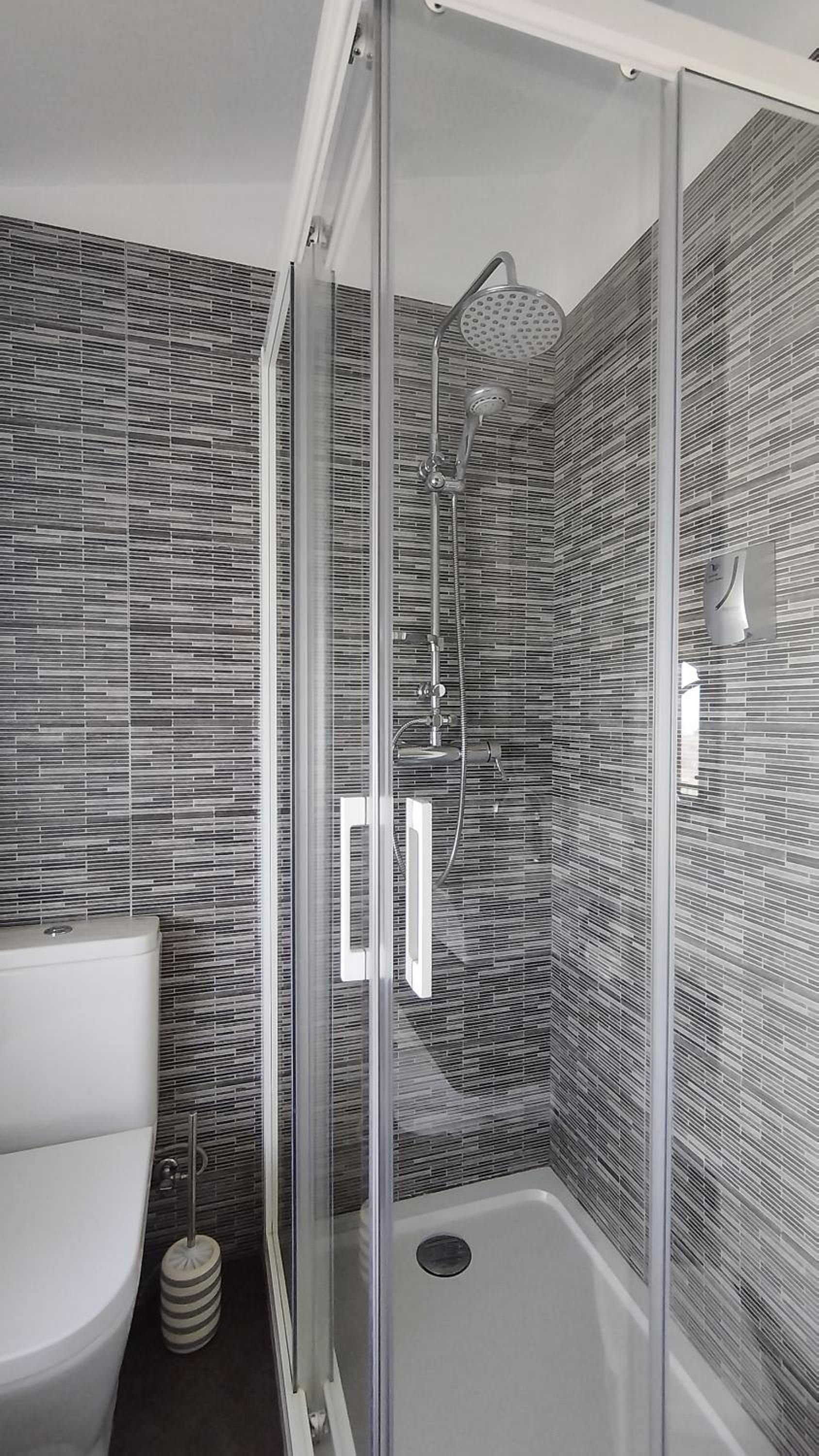 Double Room - Photo 8