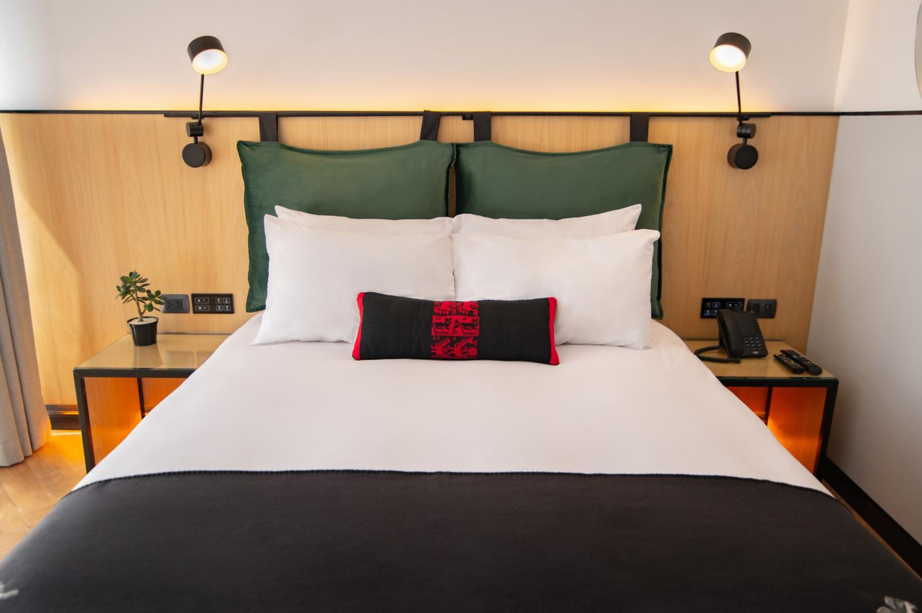 Standard Queen Room