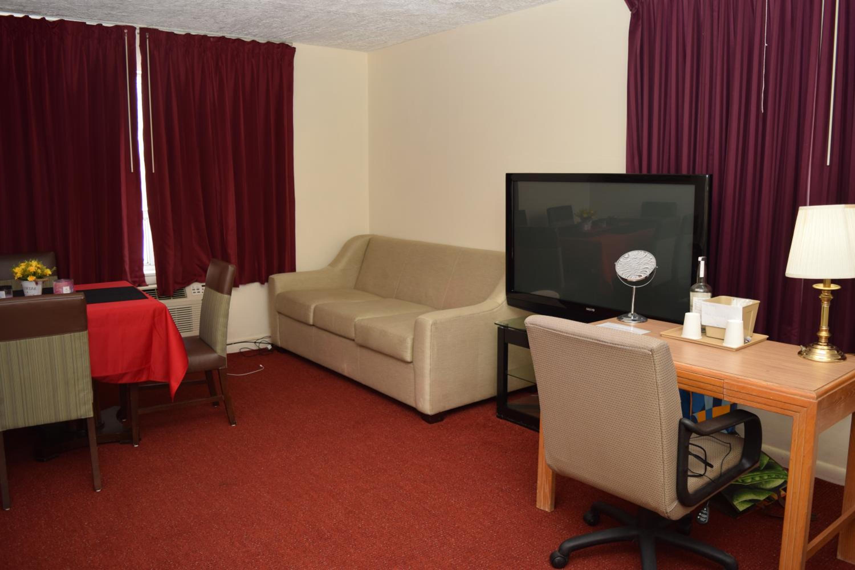 Double Suite - Non-Smoking - Photo 3