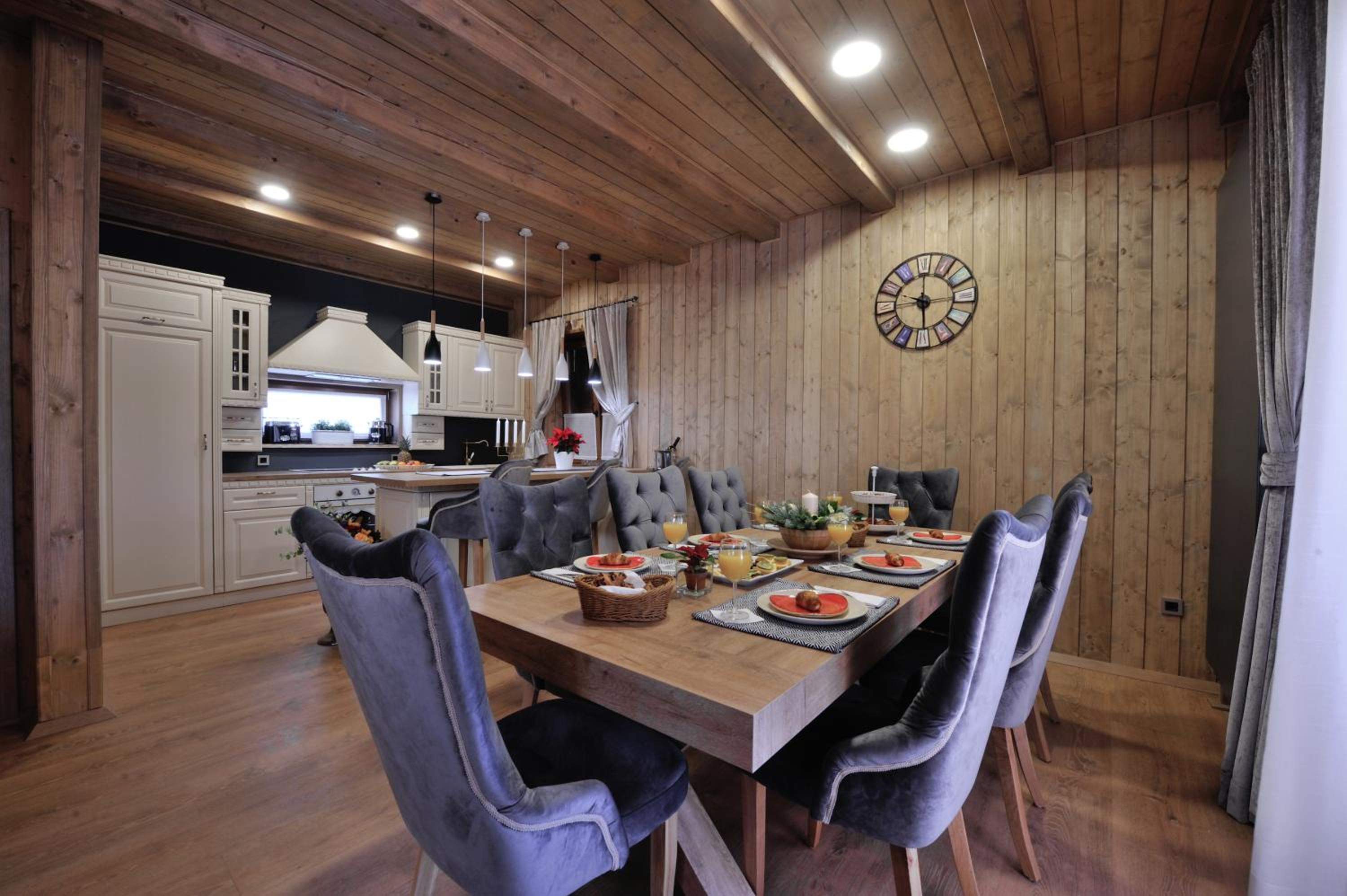 Four-Bedroom House - Photo 24