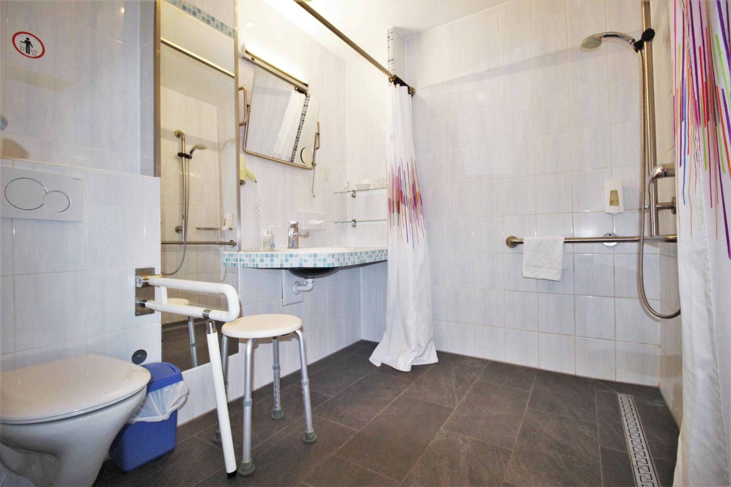 Double or Twin Room - Disability Access photo 2
