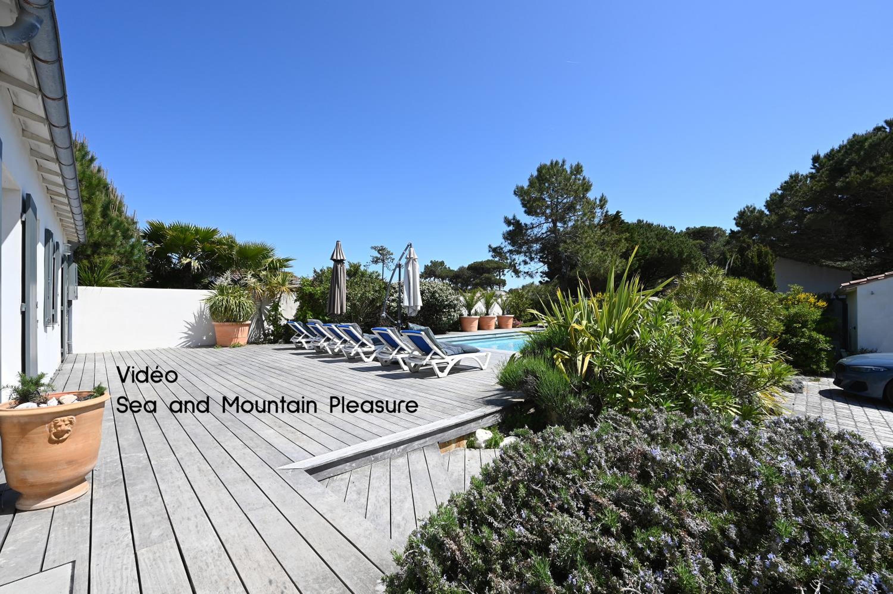 Villa with Private Pool photo 2