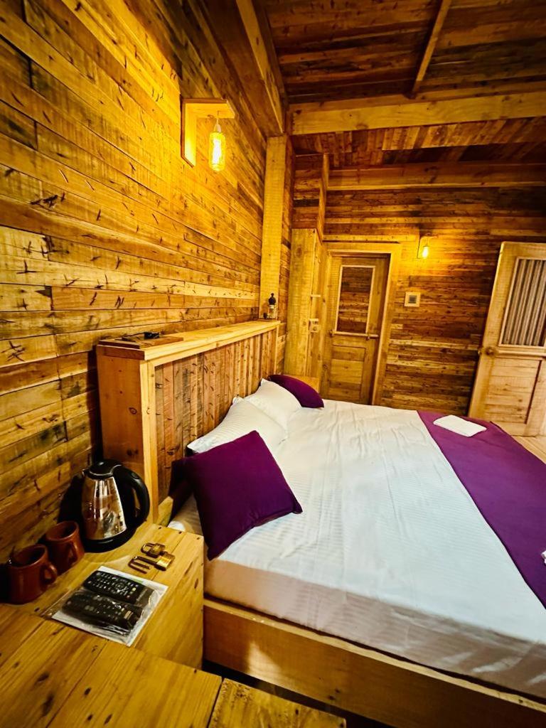 Deluxe Double Room with Balcony photo 3