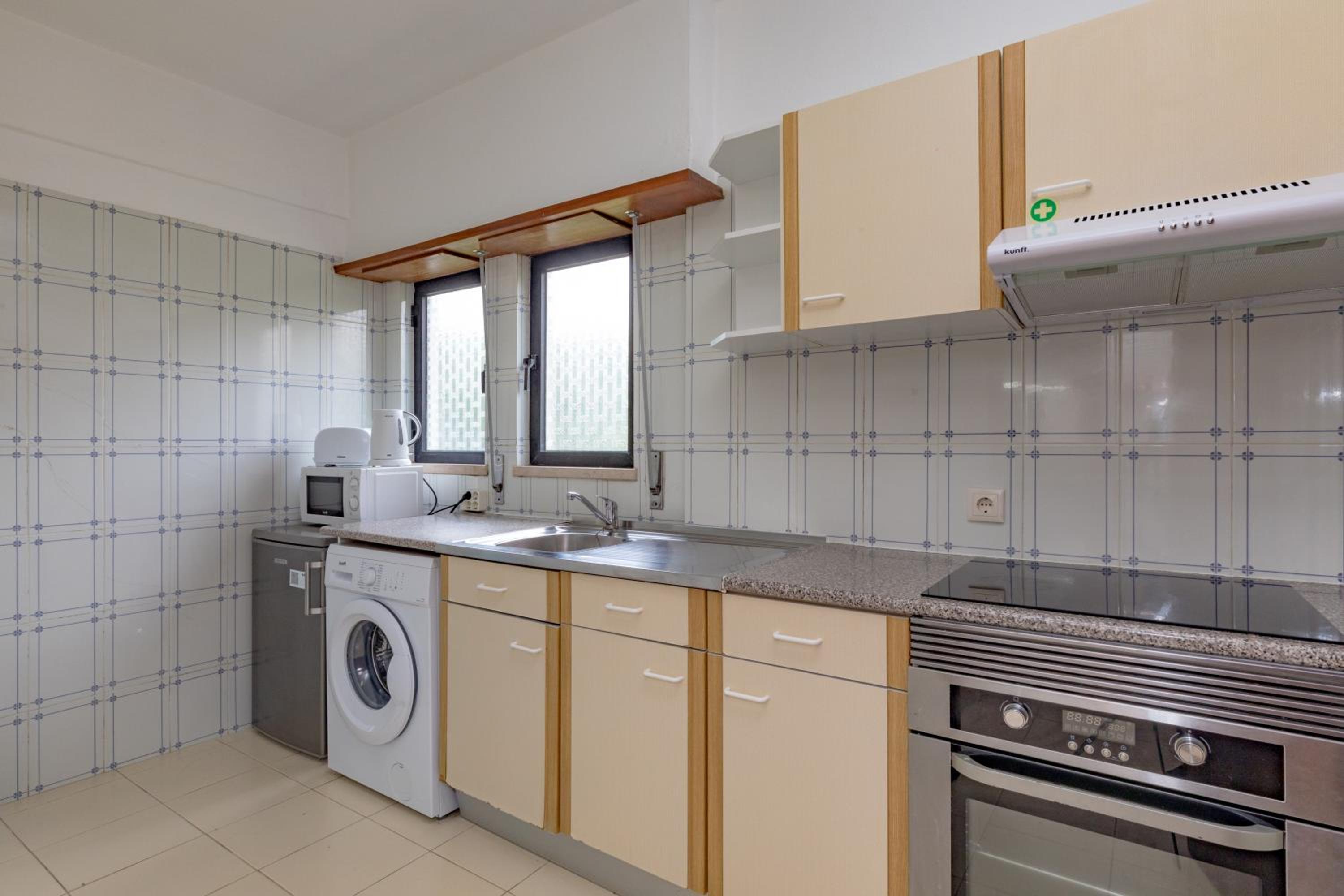 Studio Apartment with Pool View photo 2