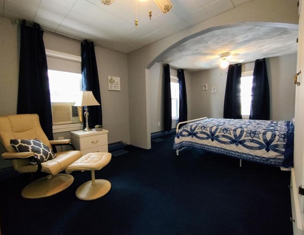 Four-Bedroom House photo 1